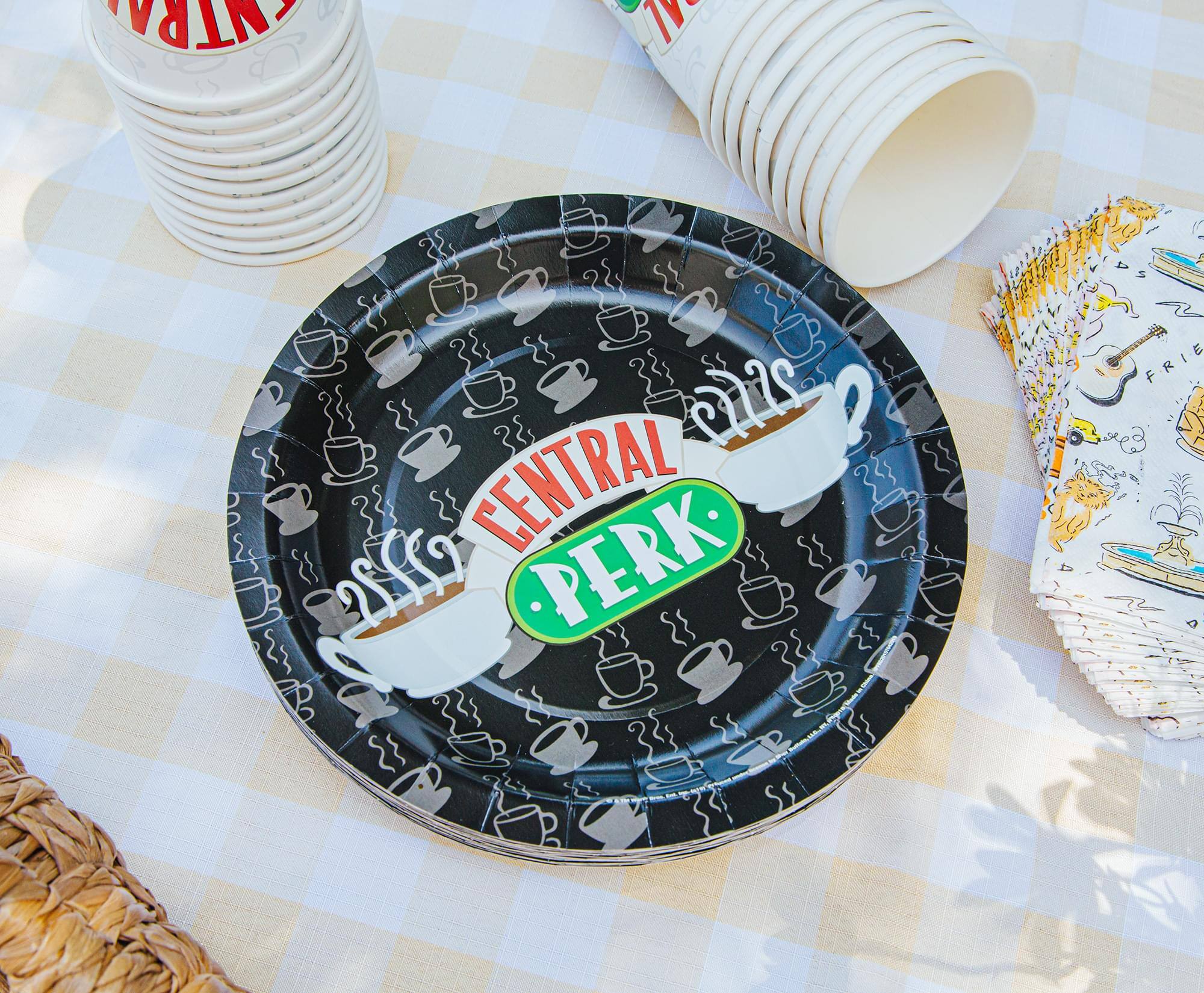 CENTRAL PERK

NTRA V 23 f 2 35 CENTRAL PERK 2f9 PS FRI