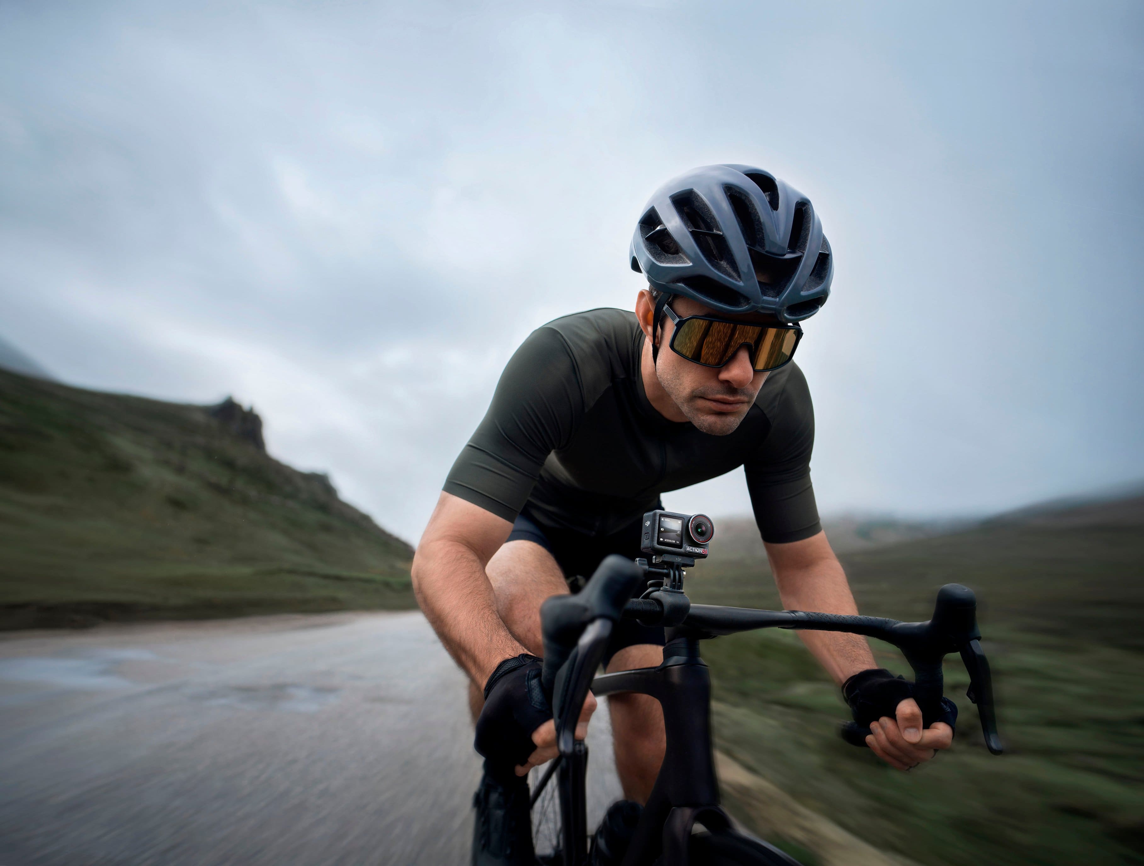 Alt View 1. DJI - Osmo Action 5 Pro 4K Action Camera Standard Bundle - Black.