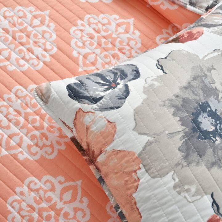 Left. Hivvago - Full/Queen Coral Grey Flowers Lightweight Polyester Microfiber Quilt Set - Grey.
