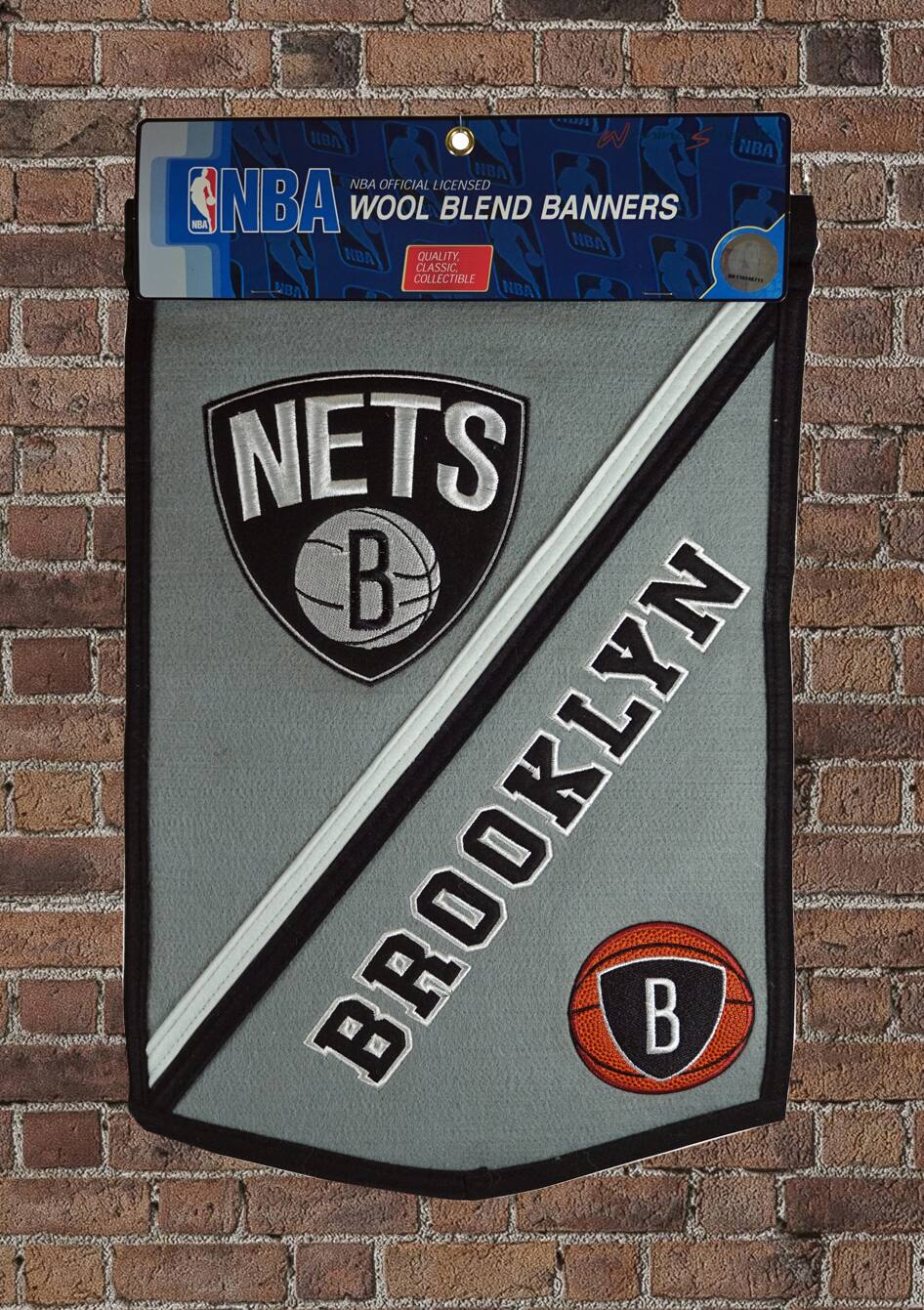 NBA Official Licensed Wool Blend Banners  
Quality, Classic Collectible  
NBA Nets Brooklyn