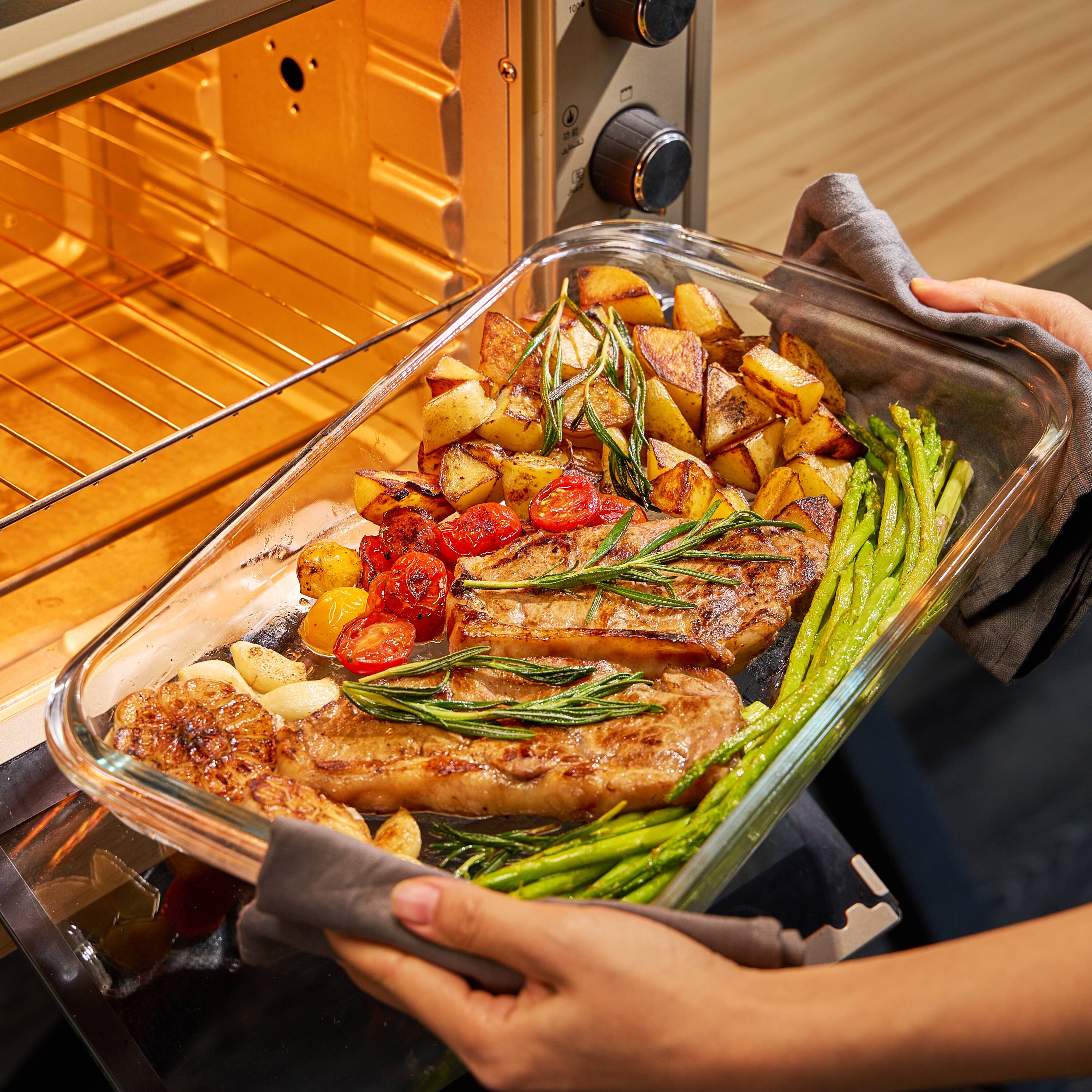 Alt View 1. Sorbus - Sorbus 8-Piece Deep Glass Baking Dish Set with Lids - Versatile, Durable, Oven-Safe - Clear.