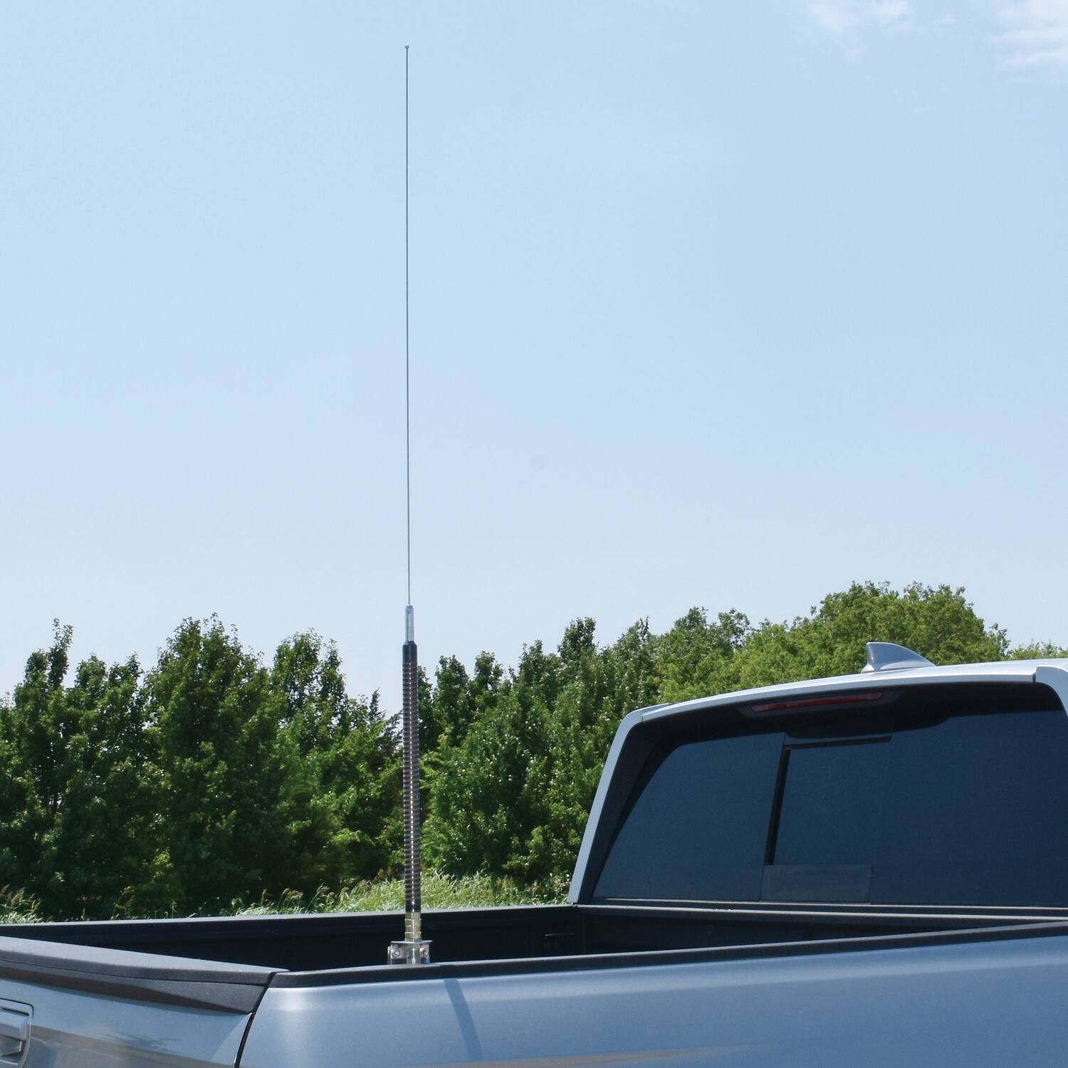 Angle. Tram - Tram 719 High-power 3,000-watt Cb Antenna With 16" Bottom Load Heavy-duty Copper Coil - Black.
