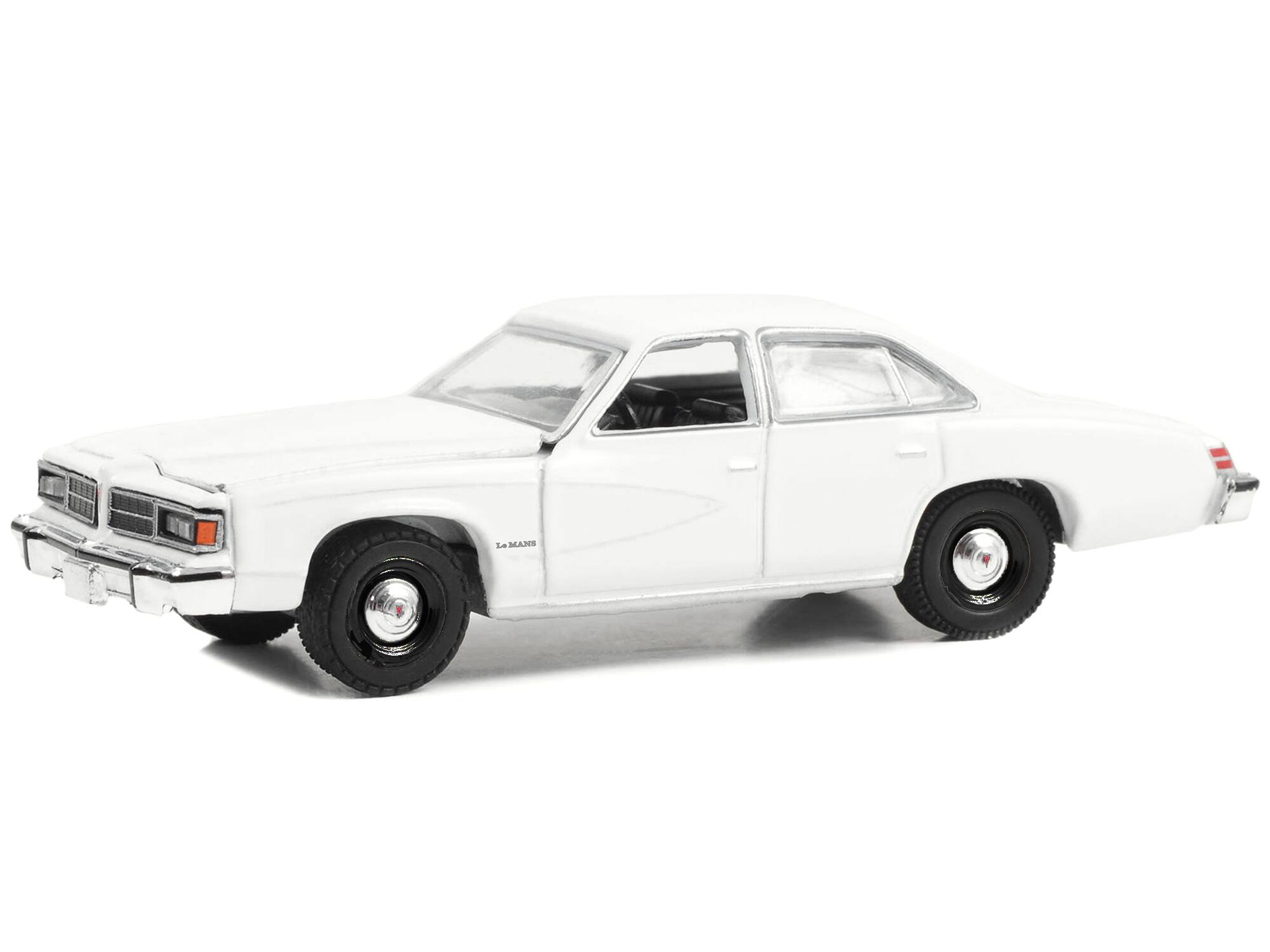 Angle. Greenlight - 1976-77 Pontiac LeMans Enforcer White "Hot Pursuit - Hobby Exclusive" Series 1/64 Diecast Model Car by Greenlight - White.