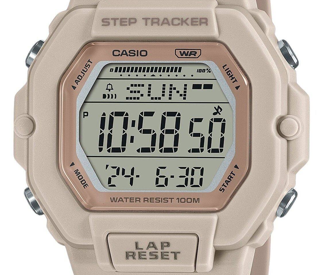 STEP TRACKER  
CASIO WR  
100% LIGHT  
10:58 50  
24-6-30  
WATER RESIST 100M  
LAP RESET