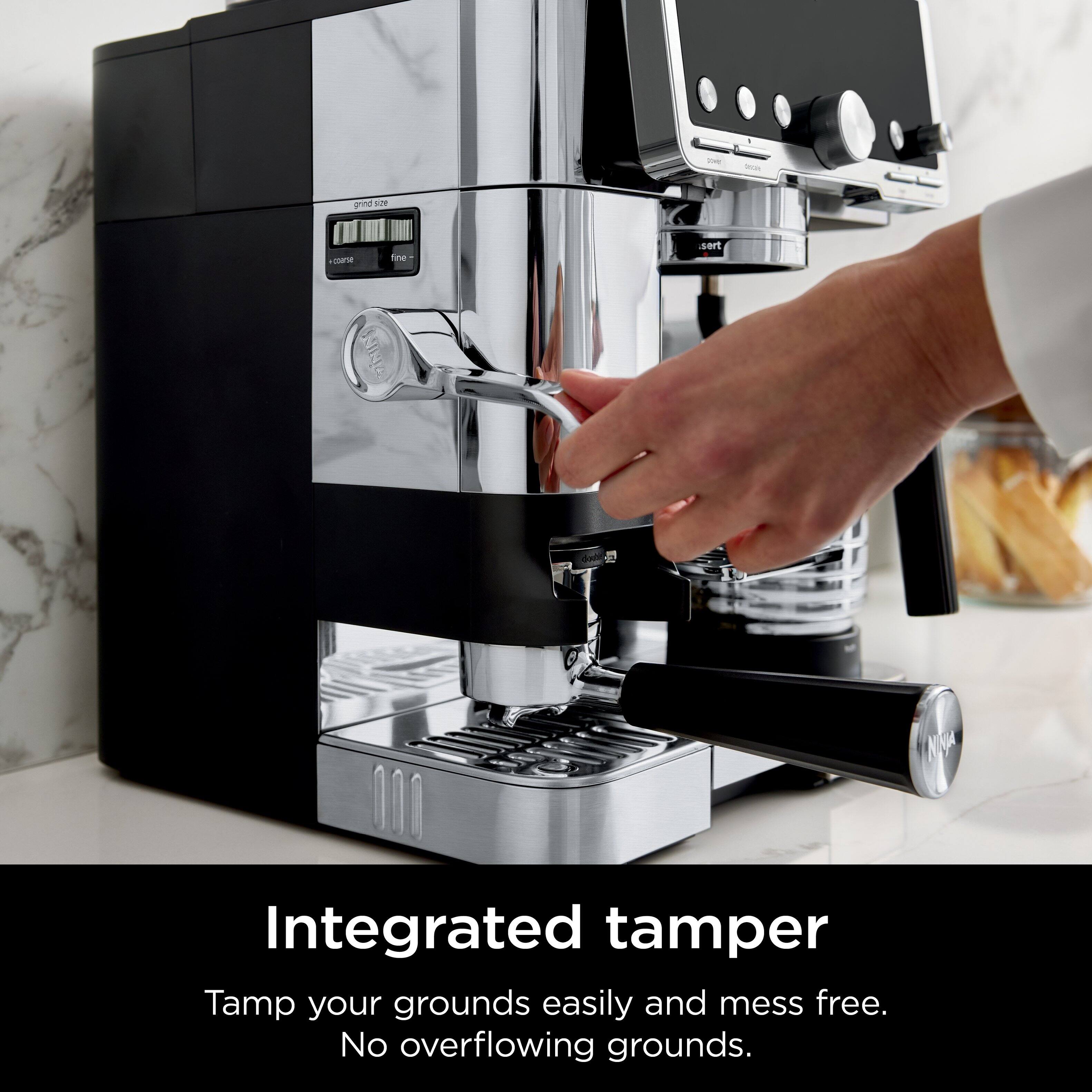 Integrated tamper

Tamp your grounds easily and mess free. No overflowing grounds.
