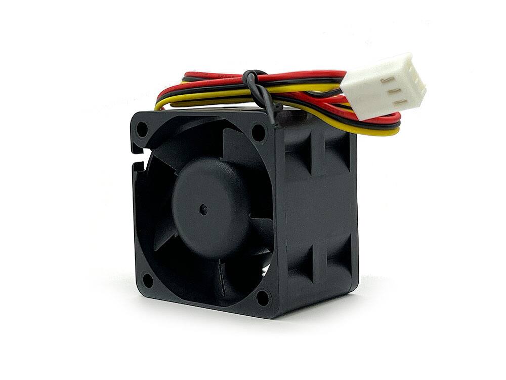 Angle. Bluegears - b-Blaster 40 2 ball bearing 9000 RPM DC Fan with Excellent Airflow of up to 17 CFM - black.