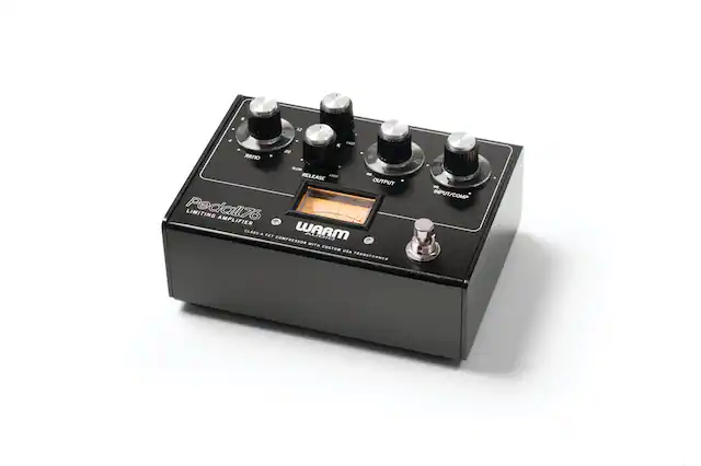 Pedal 1176
LIMITING AMPLIFIER
WARM
CLASS-A FEET COMPRESSOR WITH CUSTOM USA TRANSFORMER
RATIO
12 20
RELEASE
SLOW FAST
OUTPUT
FAST
INPUT/COMP