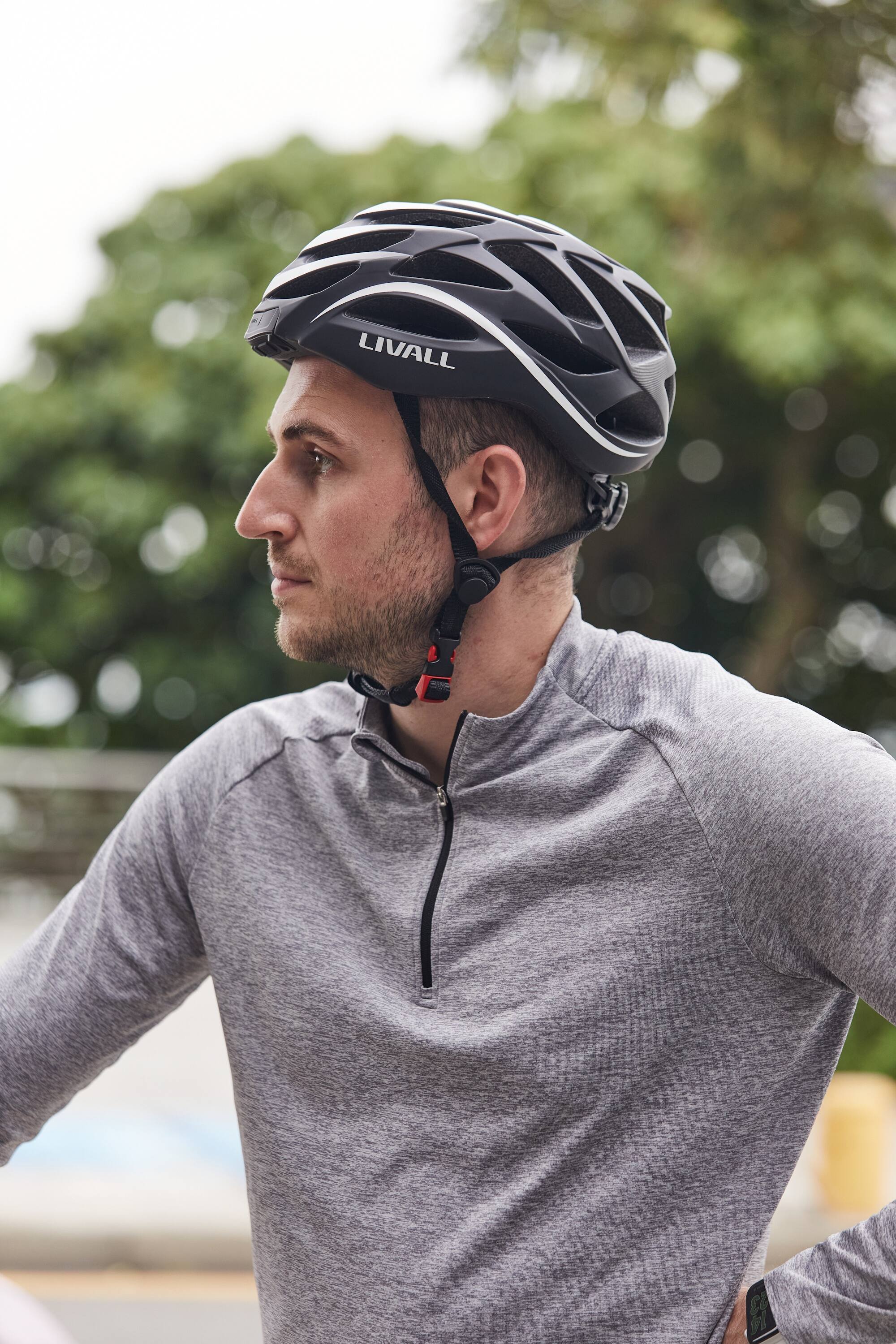 Alt View 1. LIVALL - LIVALL smart road bike helmet BH62 NEO - Black&White.