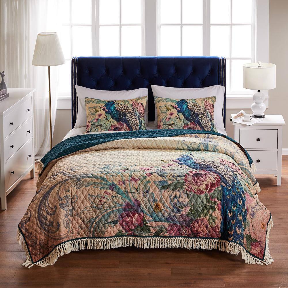 Angle. Barefoot Bungalow - Barefoot Bungalow Eden Peacock 3-Piece King Quilt Set in Ecru - Ecru.