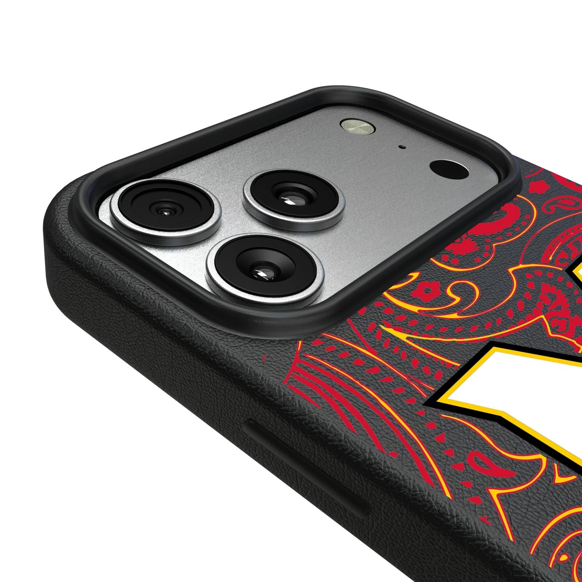Alt View 2. Keyscaper - Maryland Terrapins Paisley iPhone Magnetic Bump Case - 16 - Black.