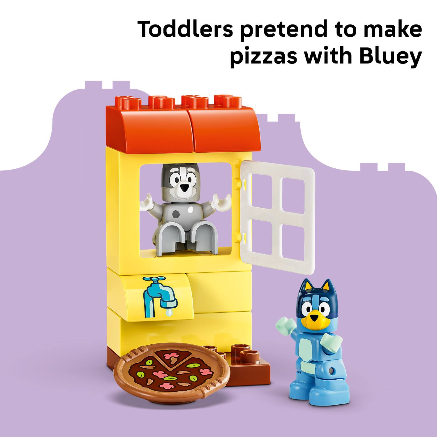 Toddlers pretend to make pizzas with Bluey