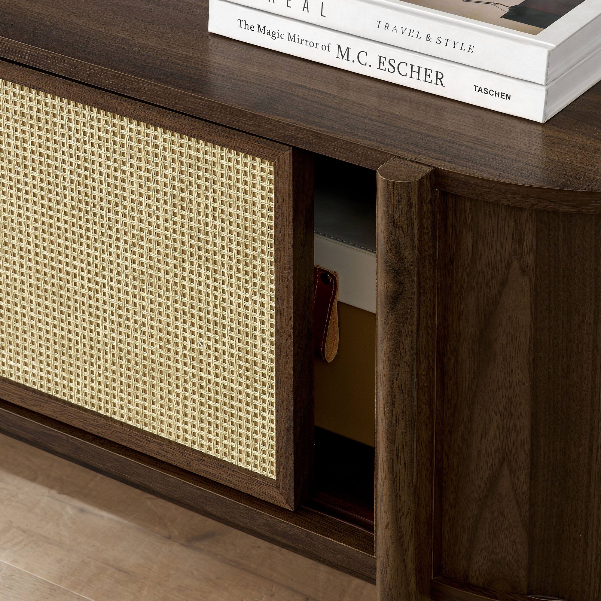The Magic Mirror of M.C. Escher  
TRAVEL & STYLE  
TASCHEN