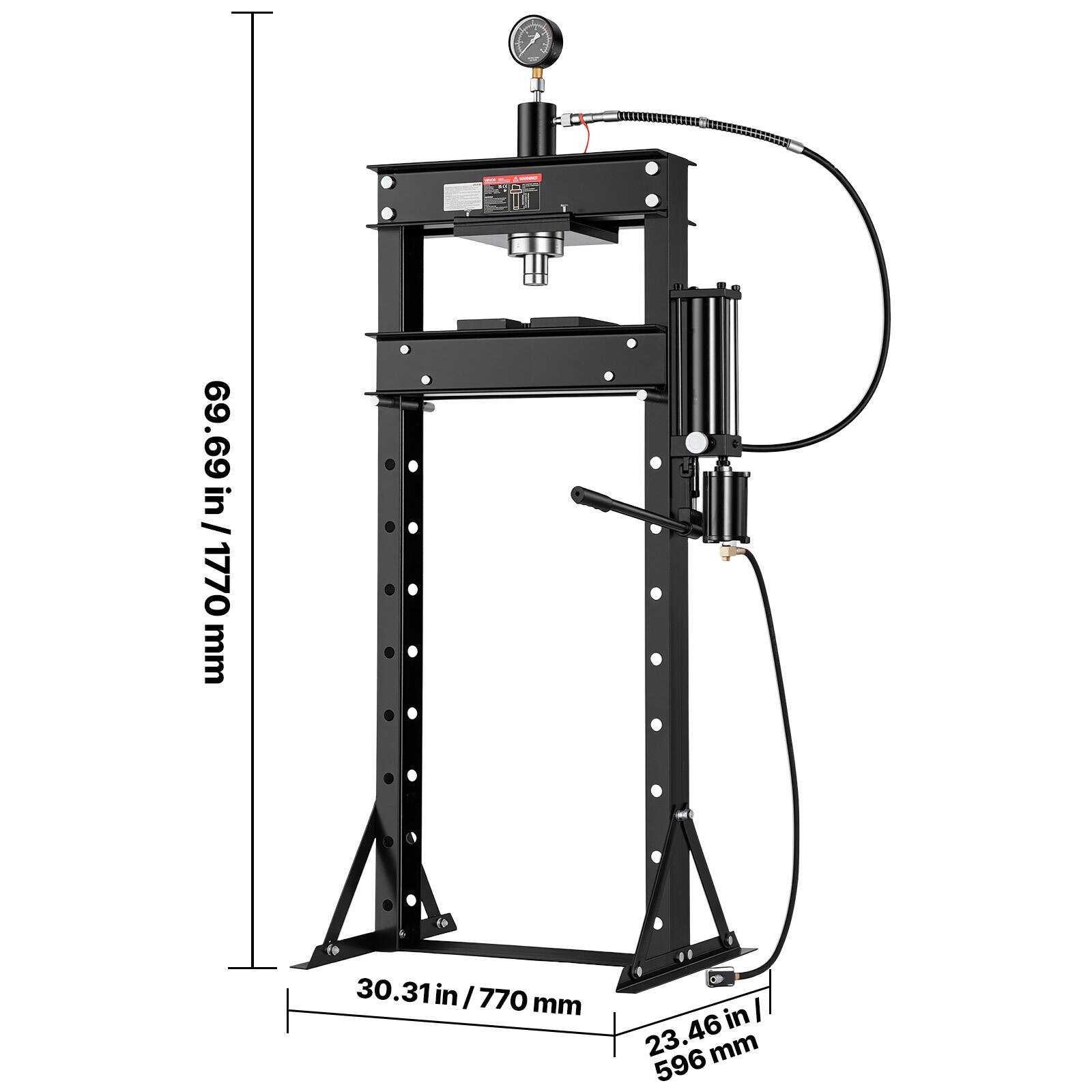 69.69 in / 1770 mm  
30.31 in / 770 mm  
23.46 in / 596 mm