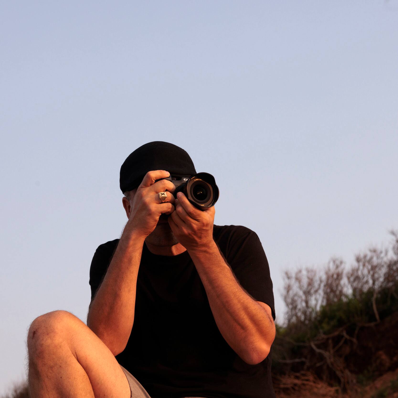 Left. Sigma - Sigma 10-18mm F2.8 DC DN Contemporary Canon RF - Black.