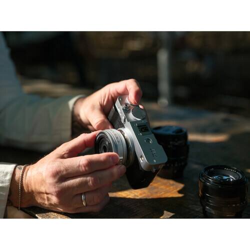 Bundle Fujifilm X E5 Mirrorless Digital Camera , 64GB Memory Card