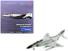 McDonnell Douglas F-4D Phantom II Fighter-Bomber Aircraft US Air Force "Air Power Series 1/72 Model by Hobby Master