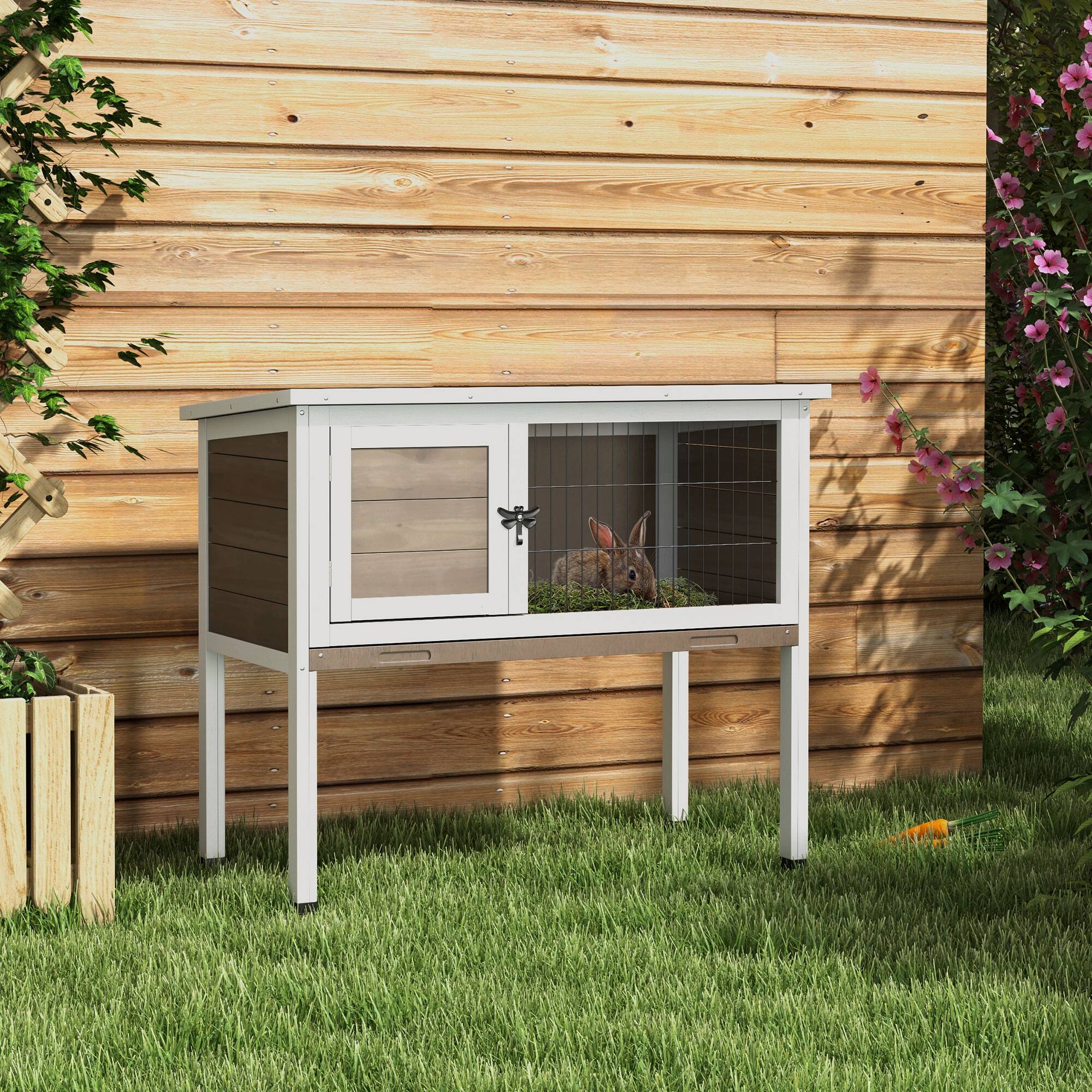 Angle. Pawhut - Elevated Wooden Rabbit Cage.