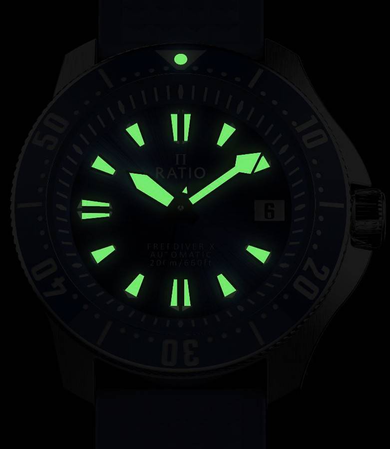 50  
RATIO  
10 - 6 - 40  
FREEDIVER X  
AU-OMATIC  
200m / 660ft  
30