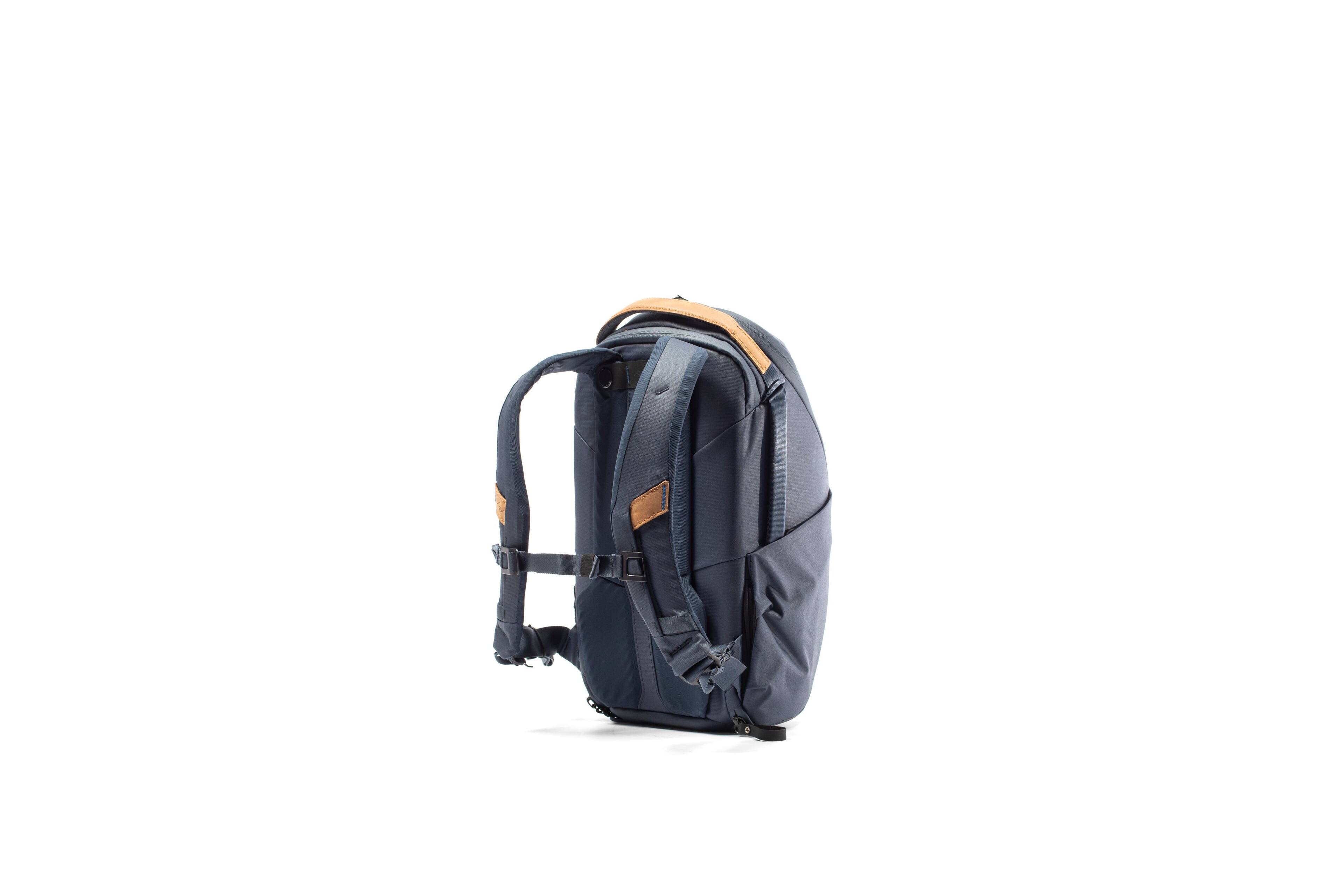 Left. Peak Design - Everyday Backpack Zip 15L - Midnight.