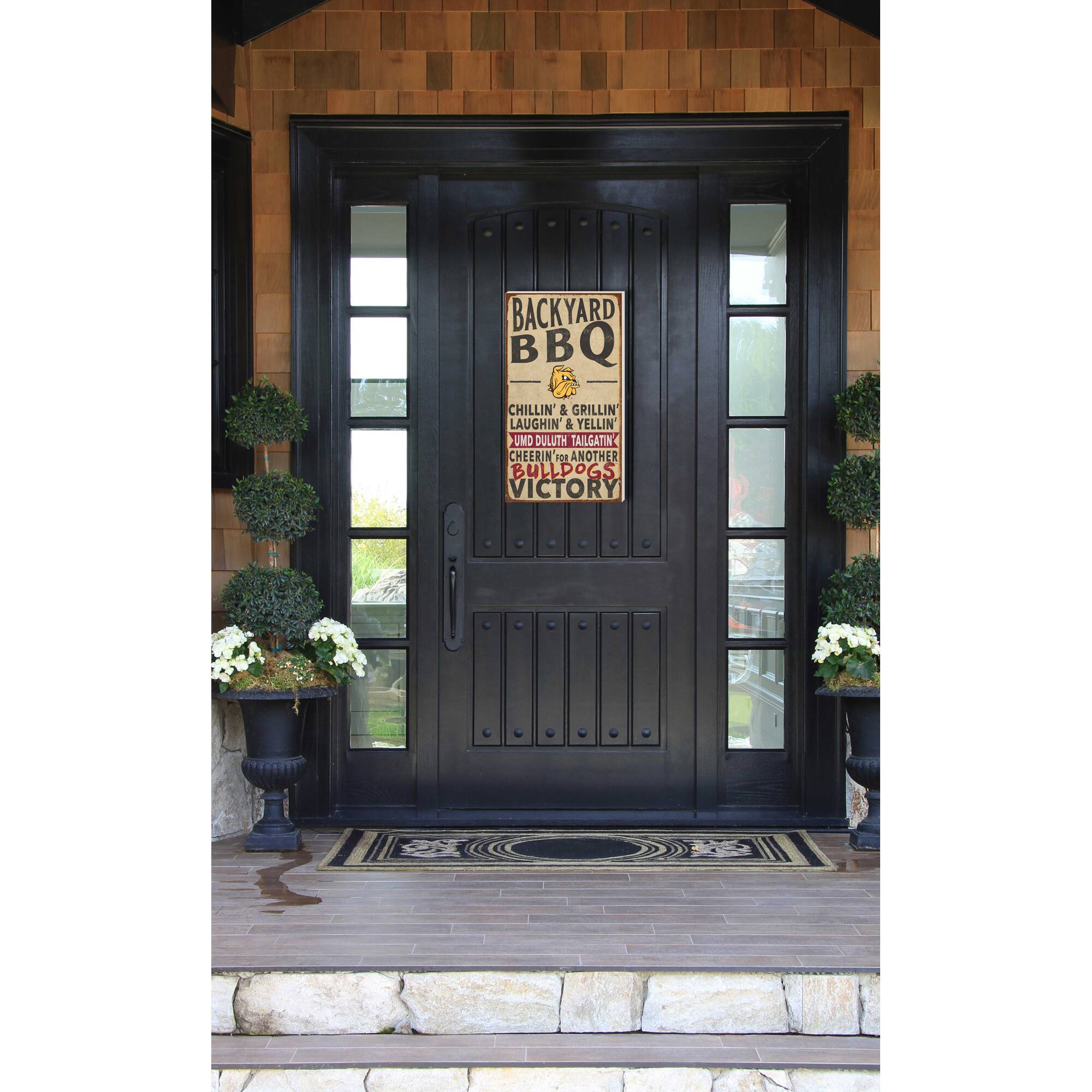 BACKYARD BBQ  
CHILLIN' & GRILLIN'  
LAUGHIN' & YELLIN'  
UMIO DULUTH  
TAILGATIN'  
CHEERIN'  
ANOTHER BULLDOGS VICTORY