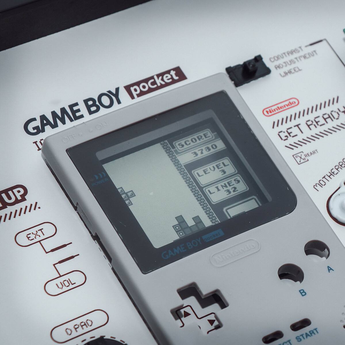 GAME BOY pocket

SCORE 3730  
LEVEL 3  
LINES 32

Nintendo  
GET READY  
MOTHER

CONTRAST  
ADJUSTMENT  
WHEEL

EXT  
VOL  
D PAD  
A  
B  
START