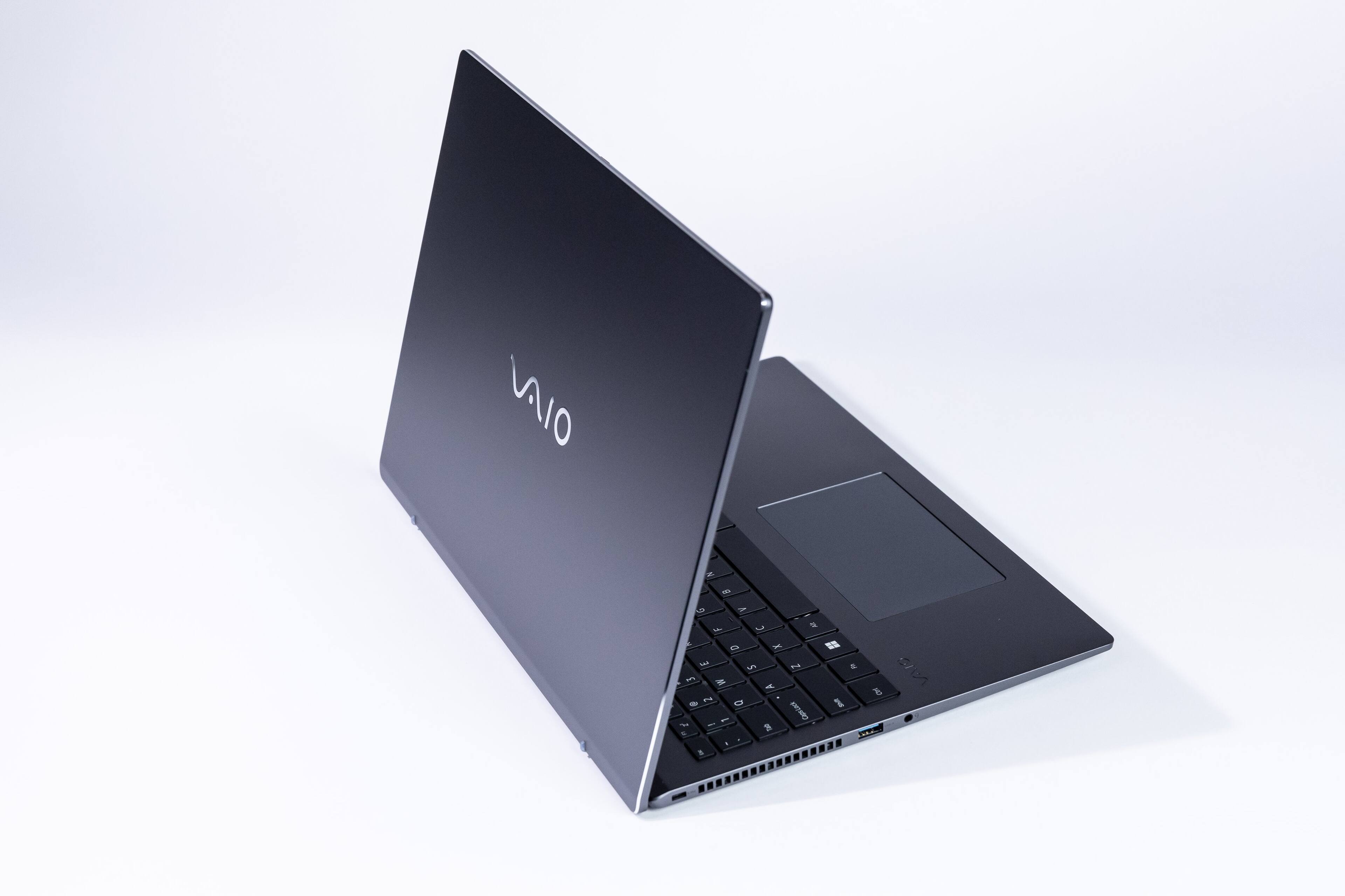 Angle. VAIO - VAIO FS 14"  | Intel® Core™ Ultra 7 | 16GB RAM | 1TB SSD | All-Aluminum Chassis.