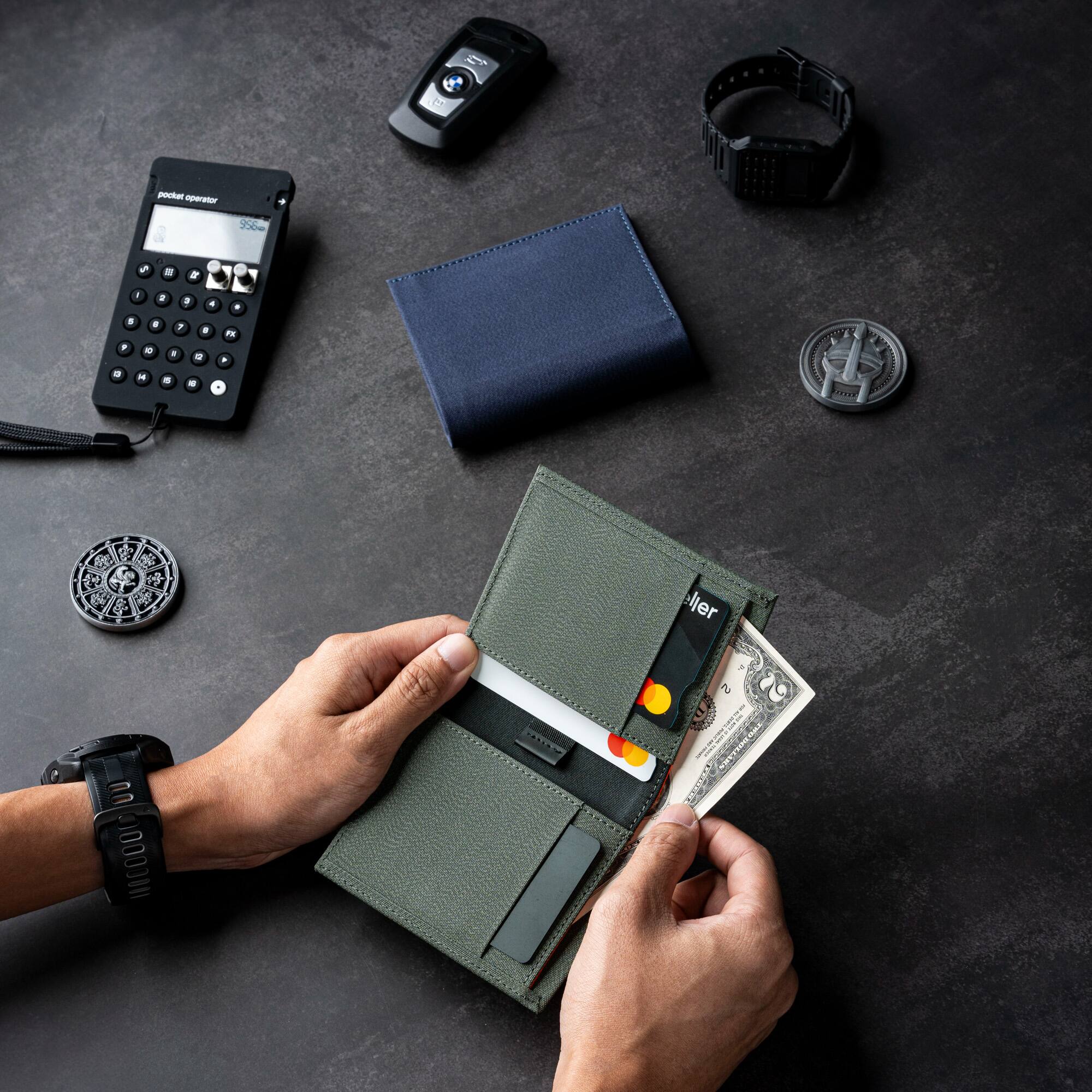 pocket operator  
956  
de d  
INCODOO  
ler 00 7 tu 2  
IISRETEN  
LRUND