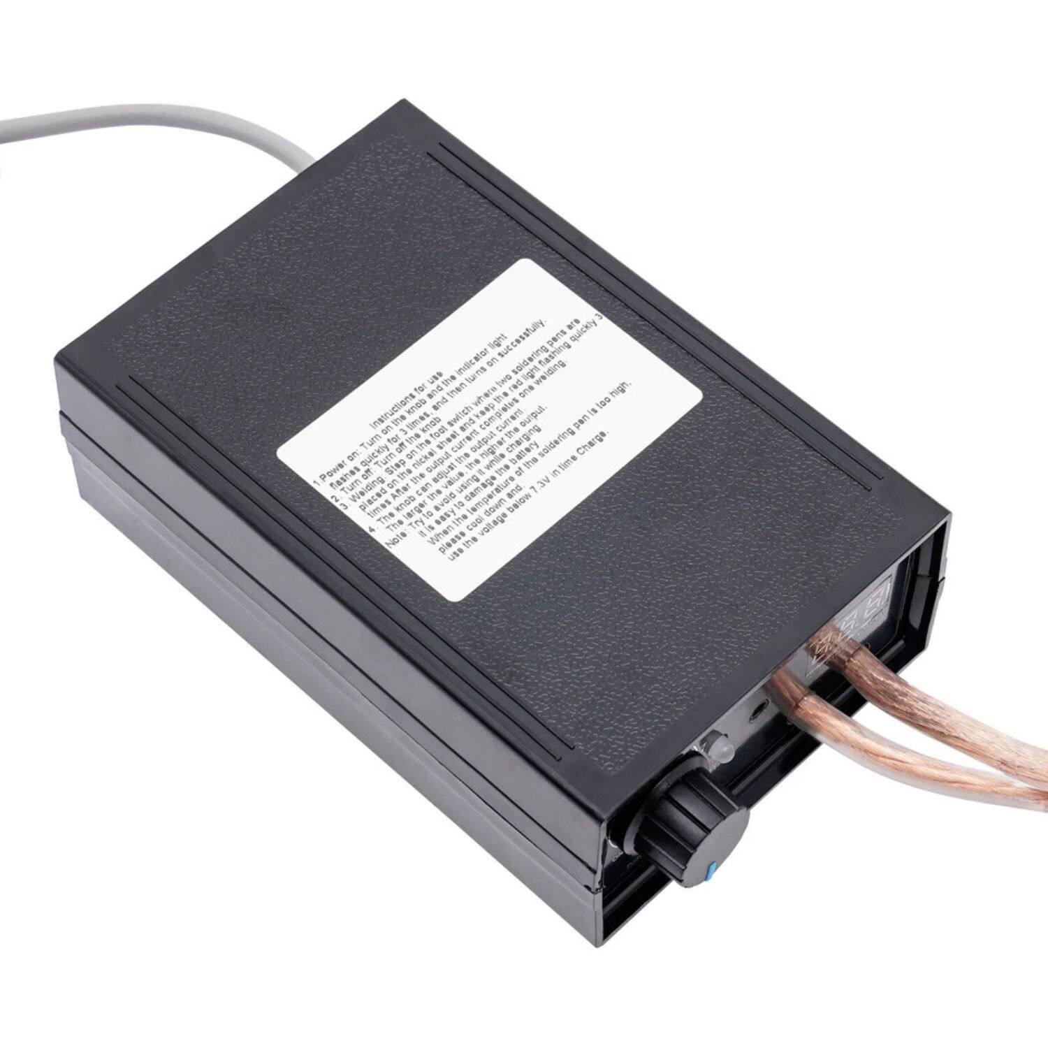 Sure, here is the corrected and grouped text from the image:

---

**Instructions for Use:**

1. **Power On:**
   - Turn the power switch on the back of the unit to the "ON" position.
   - The indicator light will turn on, indicating the unit is powered.

2. **Charging:**
   - The unit will automatically charge the battery when the power is on.
   - The charging indicator light will flash during charging and turn solid when charging is complete.

3. **Discharging:**
   - When the battery is fully charged, the unit will automatically switch to discharging mode.
   - The discharging indicator light will turn on.

4. **Indicator Lights:**
   - **Red Light:** Indicates charging.
   - **Green Light:** Indicates discharging.
   - **Yellow Light:** Indicates low battery.

5. **Battery Replacement:**
   - If the battery is low, replace it with a new one.
   - Ensure the new battery is the correct type and size.

6. **Safety:**
   - Do not expose the unit to water or moisture.
   - Do not disassemble or modify the unit.
   - Keep the unit away from high temperatures and direct sunlight.

7. **Voltage: