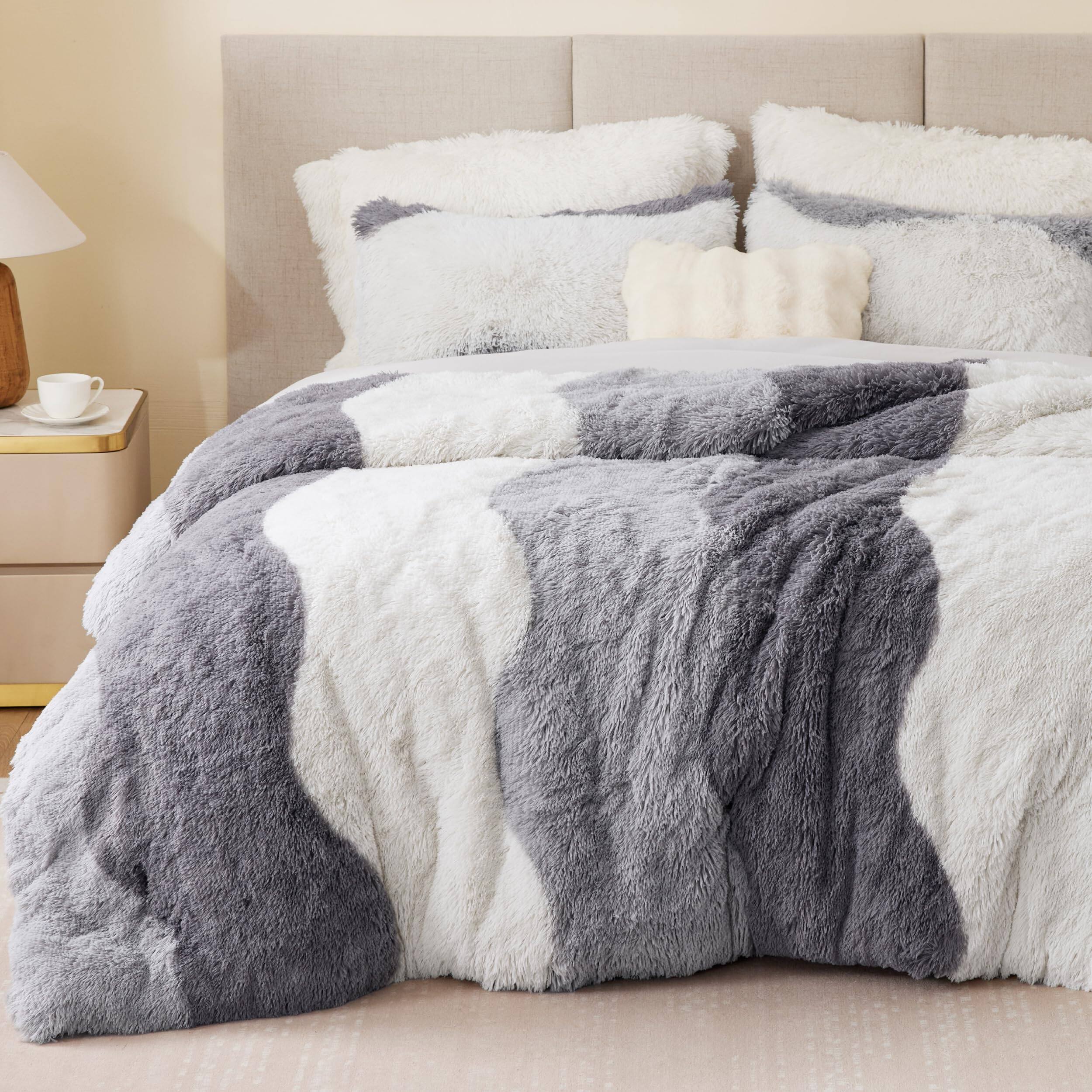 Left. PO3TICJUNKI3 - Shaggy Faux Comforter Set Cozy Soft Long With Ombre Color Waves Pattern Modern All Season Down Alternative - Blush-Twin/Twin XL.