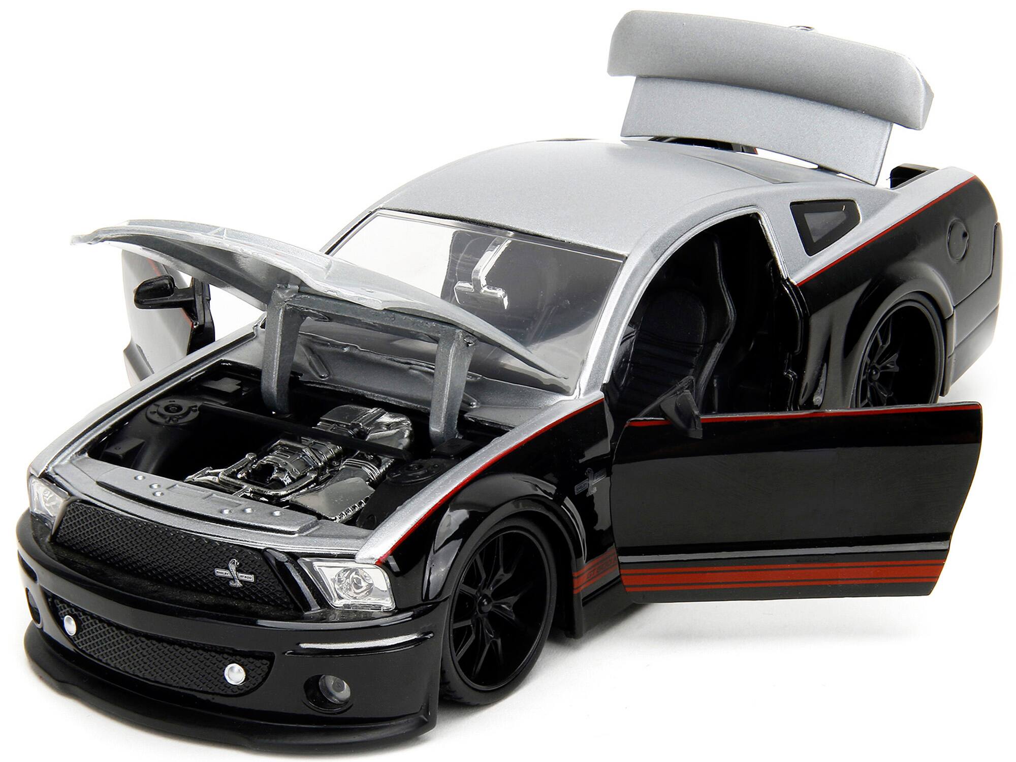 Angle. Jada - 2008 Ford Shelby Mustang GT-500KR Silver and Black with Red Stripes "Bigtime Muscle" Series 1/24 - Silver And Black With Red.