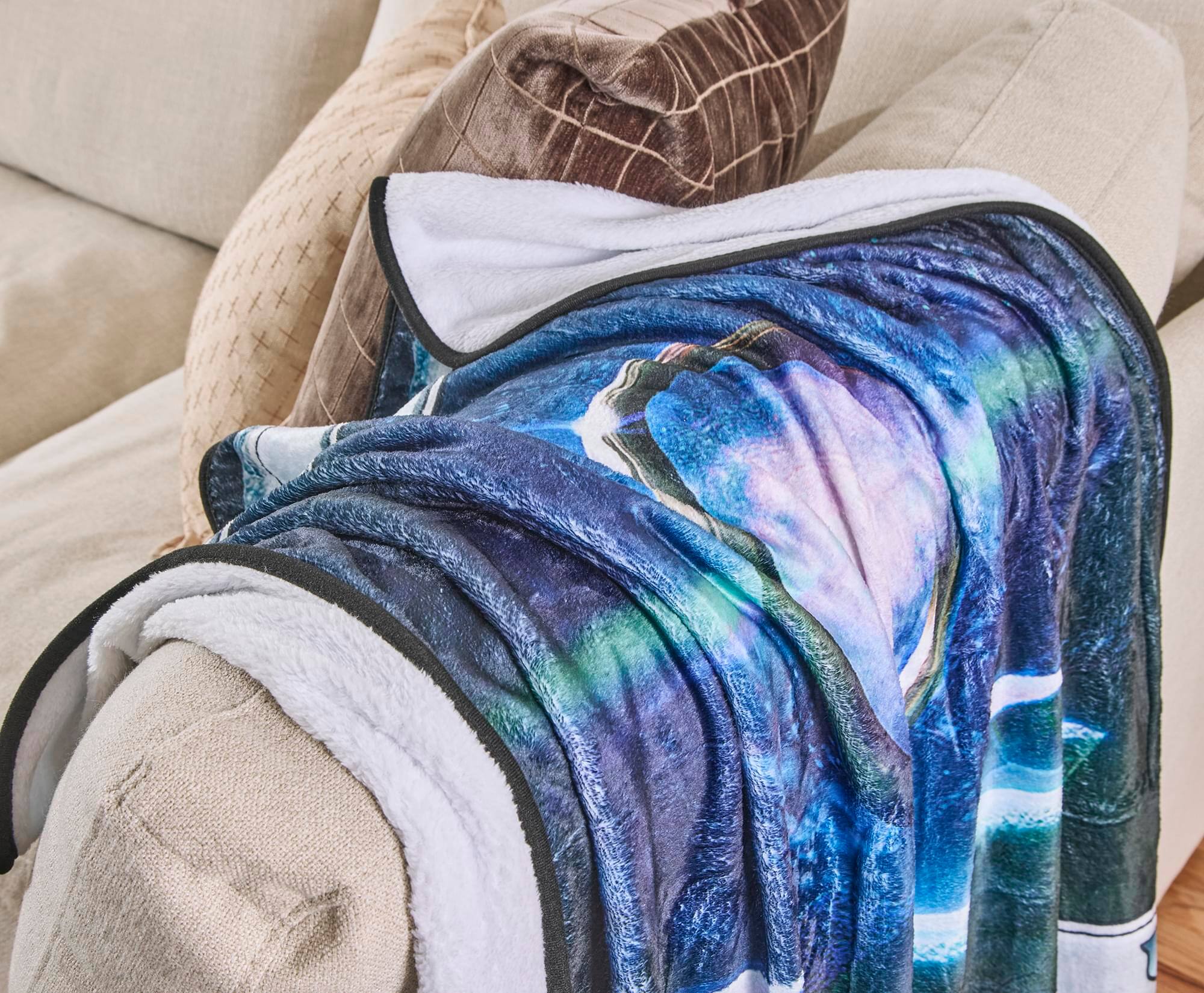 Alt View 5. Surreal Entertainment - Magic: The Gathering Sol Ring Card Fleece Throw Blanket | 45 x 60 Inches - Black.