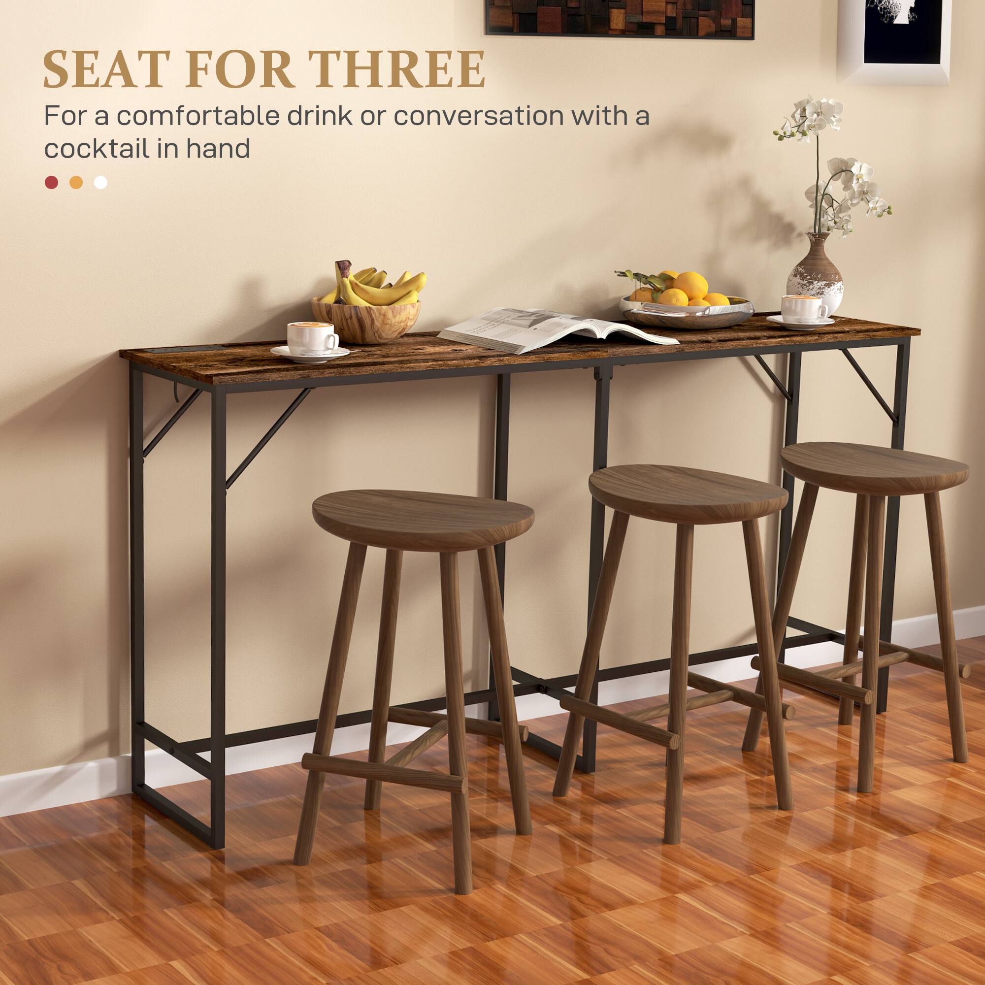 SEAT FOR THREE
For a comfortable drink or conversation with a cocktail in hand