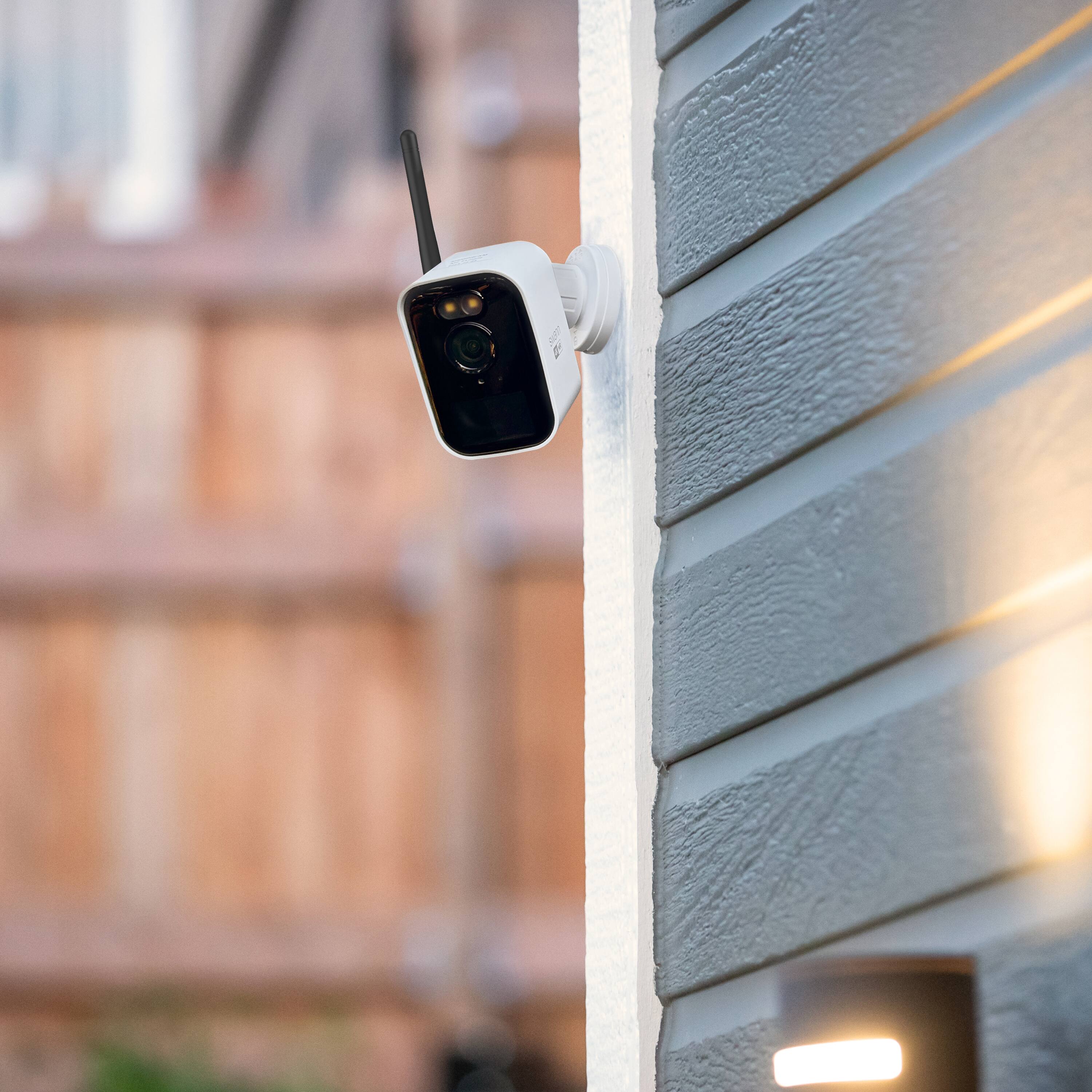 Angle. Swann - MaxRanger4K Mini Wireless Security System / Base Station / 32GB / 3x MINICAM 4K IP Cameras - Black.