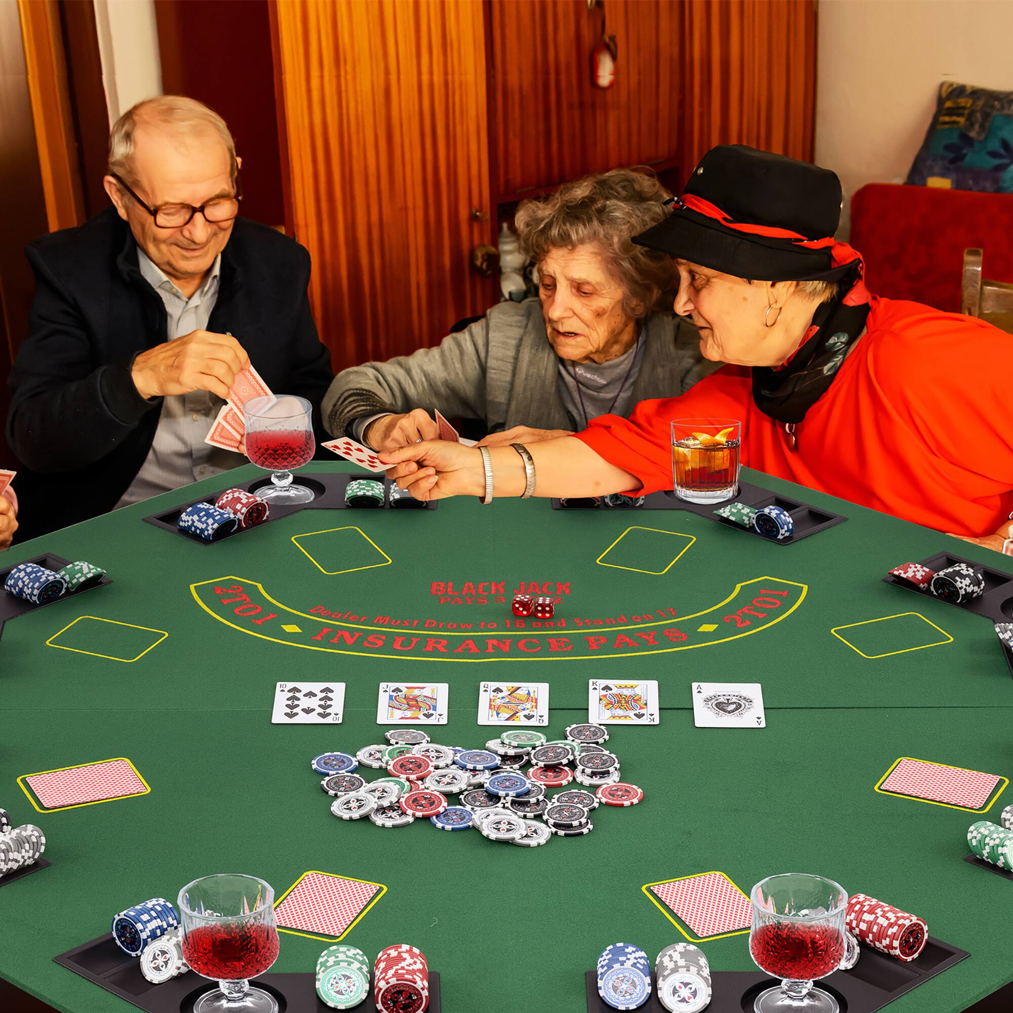 BLACK JACK PAYS 3 TO 2  
Dealer Must Draw to 17 and Stand on 17  
INSURANCE PAYS 2 TO 1
