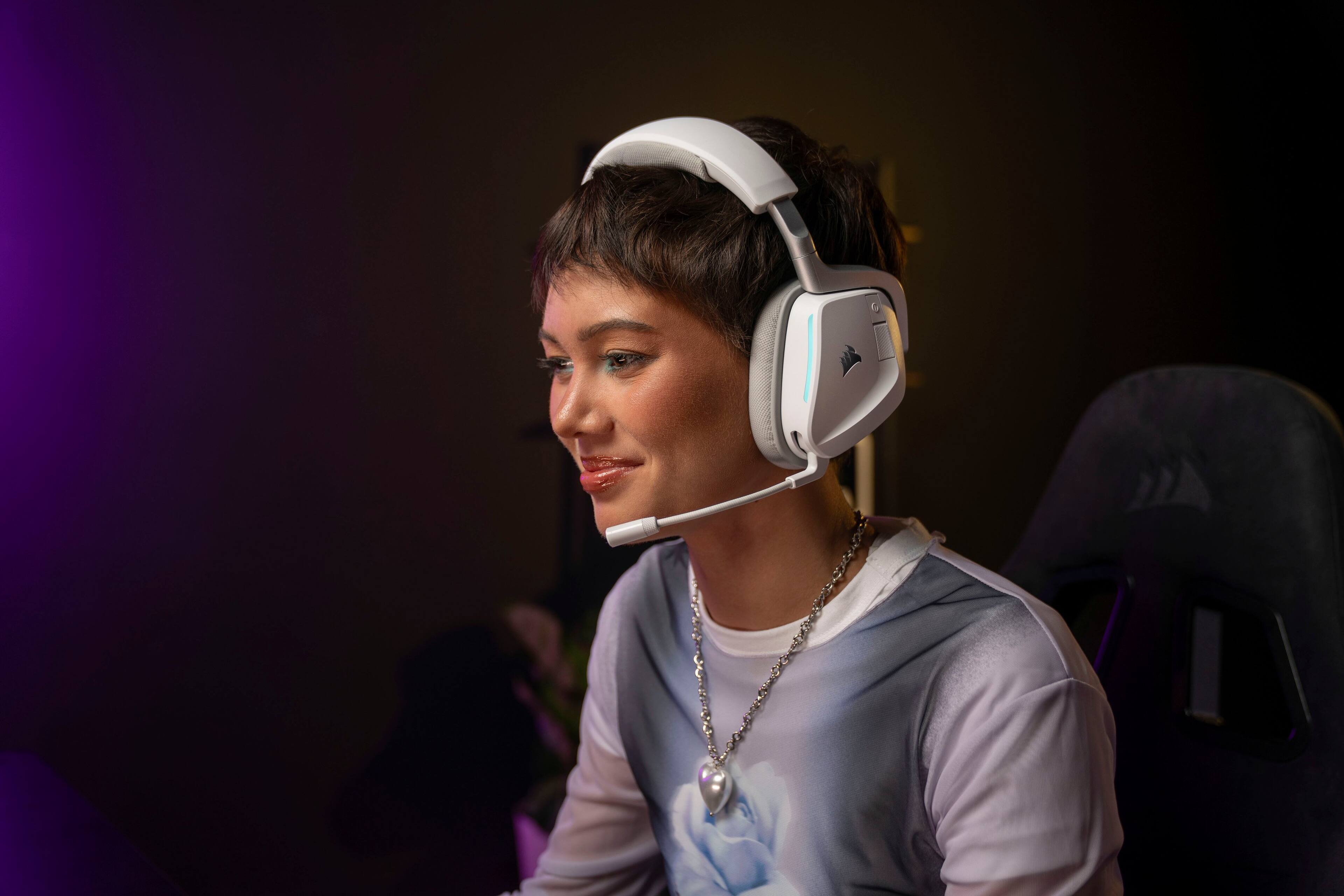 Alt View 9. CORSAIR - VOID v2 Wireless Gaming Headset for PC, PS5, PS4, Nintendo Switch, and Mobile - White.