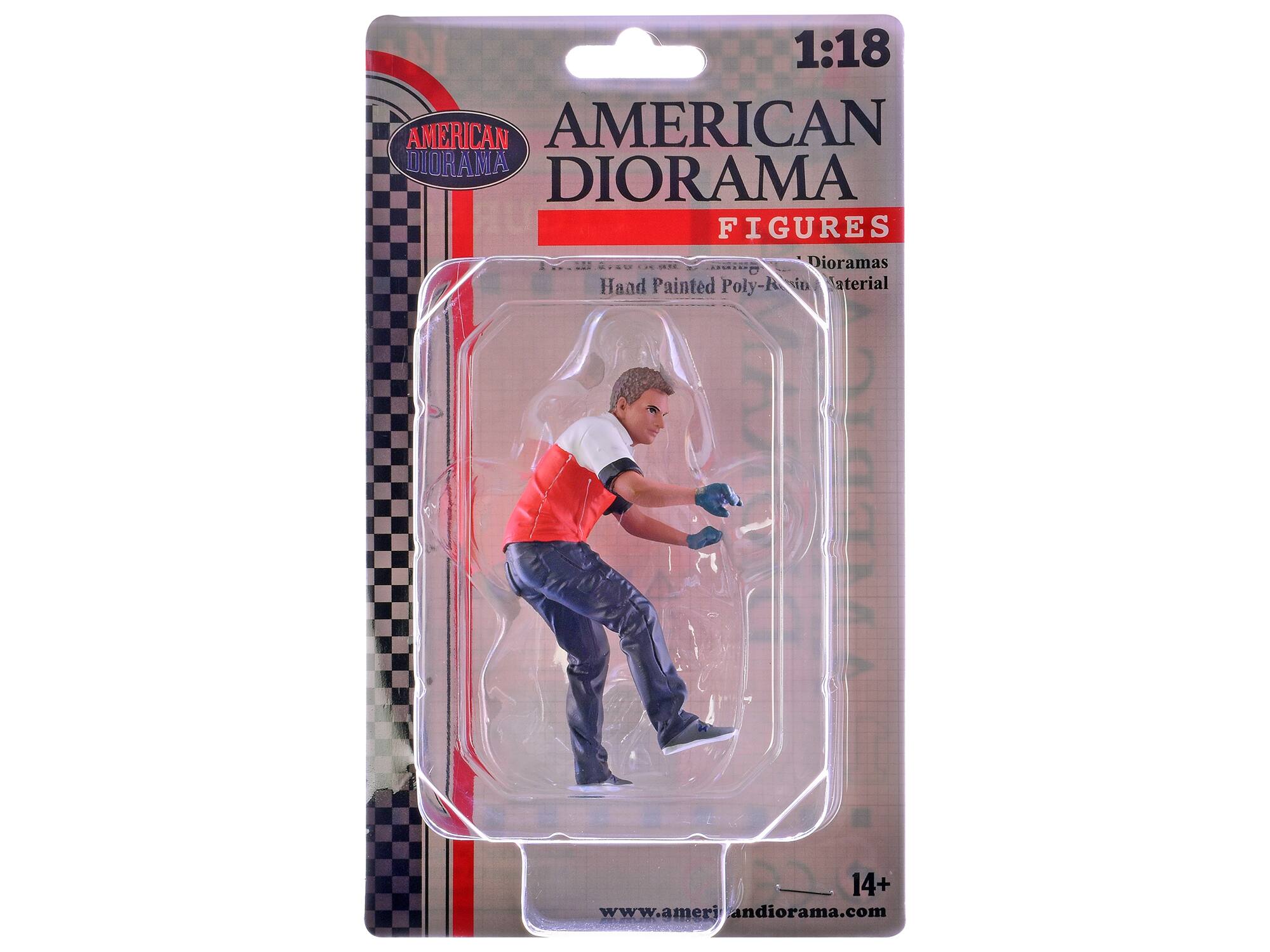 1:18 AMERICAN DIORAMA FIGURES  
Hand Painted Poly-Rubber  
14+  
www.americaniorama.com