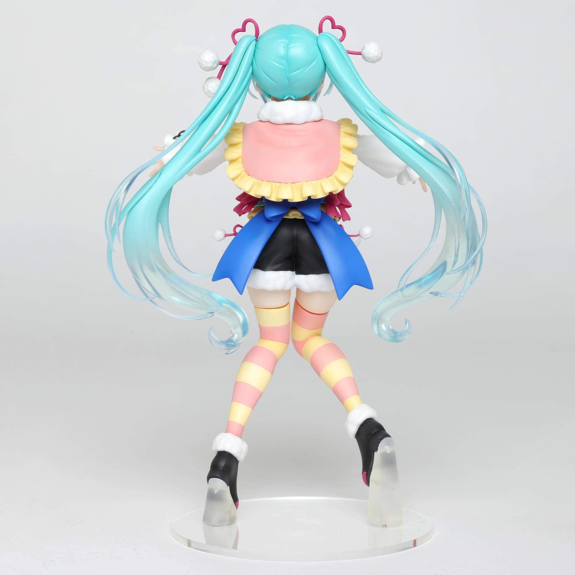 Alt View 3. Taito - Vocaloid Hatsune Miku Figure | Winter Image Version - Multi-Color.