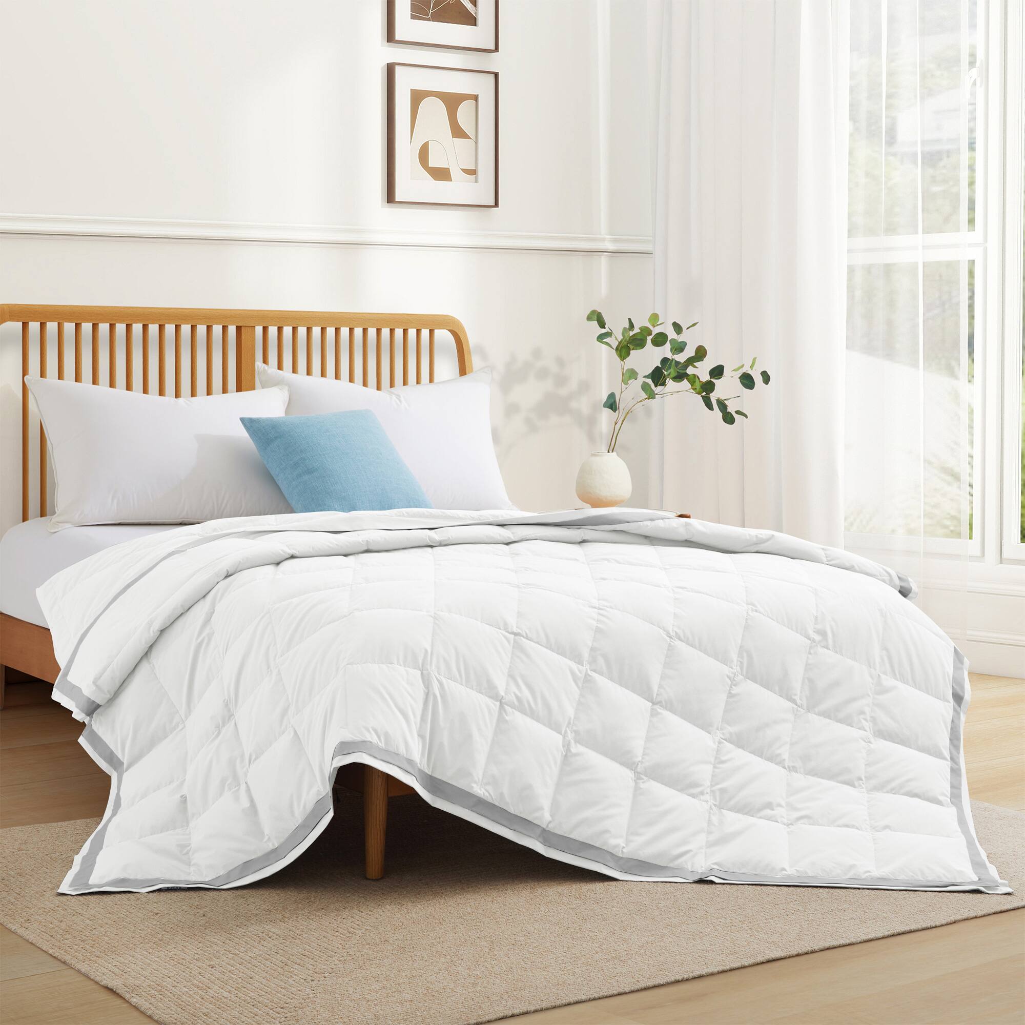 Angle. Puredown - Puredown Luxurious Lightweight Cooling Down Blanket Summer Breathable Comforter for Hot Sleeper, White, 90" x 90" - White.