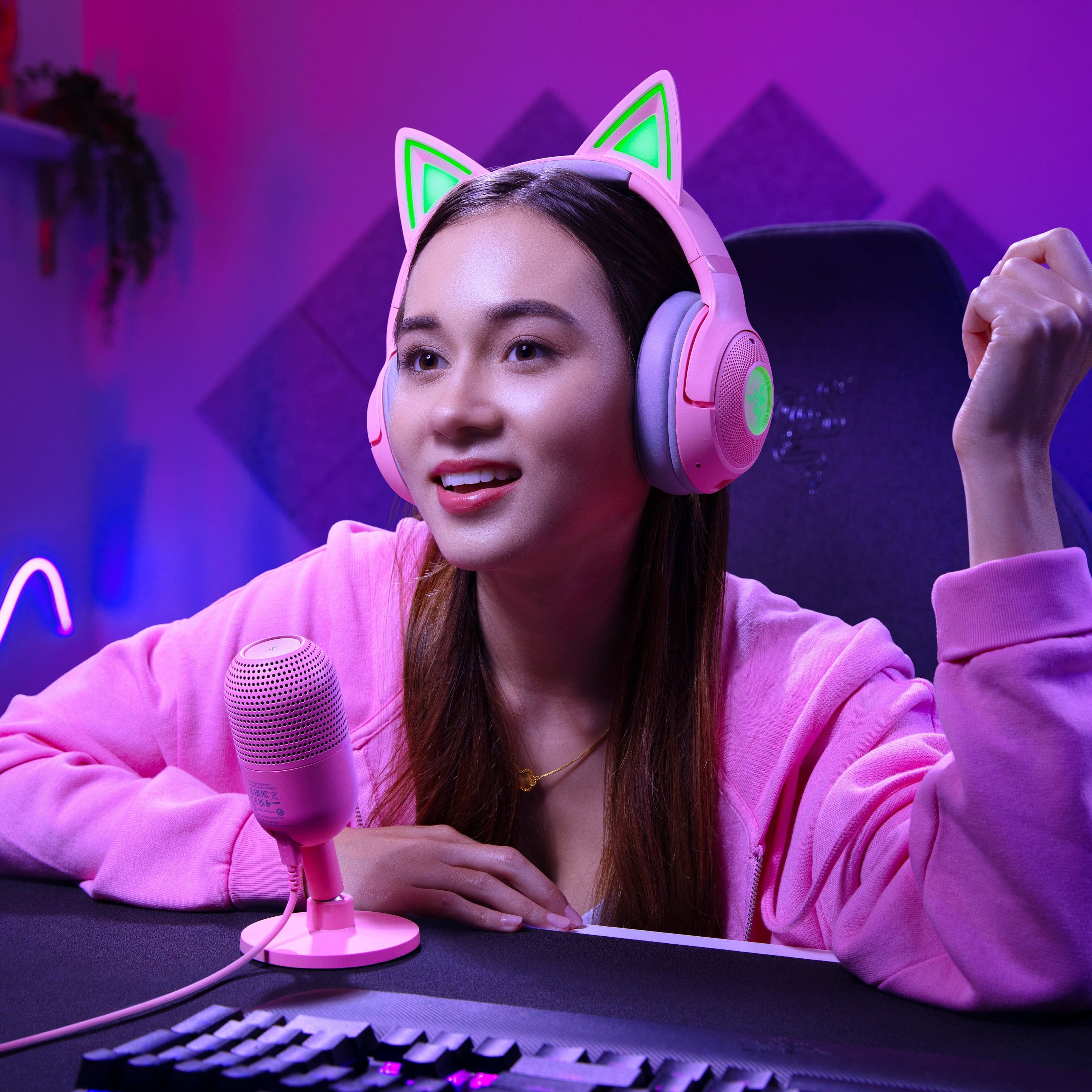 Alt View 21. Razer - Seiren V3 Mini Wired Ultra-compact Condenser USB Microphone - Black.