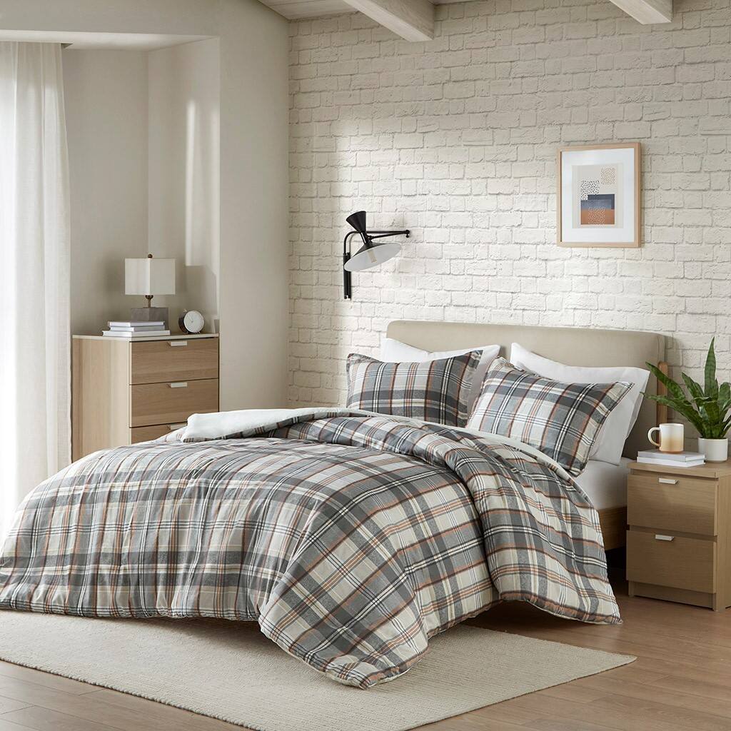 Alt View 1. Gracie Mills - Gracie Mills Simone Plaid Duvet Set - Tan/Gray.