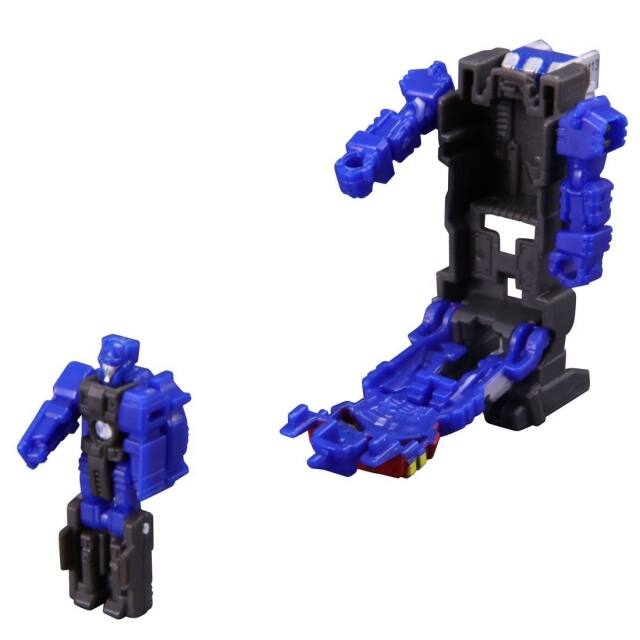 Alt View 4. Transformers - PP-03 Vector Prime | Transformers Generations Power of Prime.