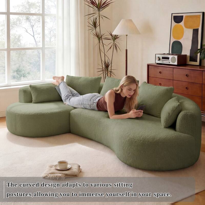 The curved design adapts to various sitting postures, allowing you to immerse yourself in your space.