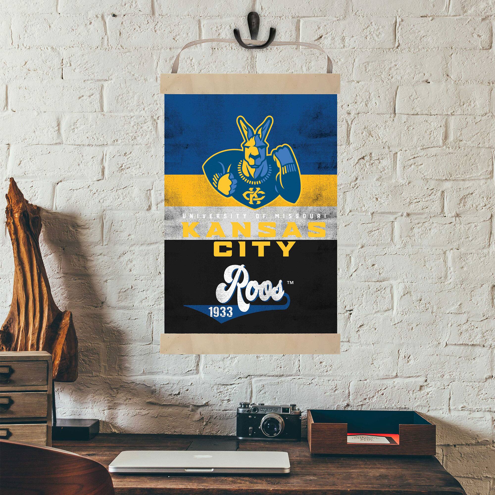 UNIVERSITY OF MISSOURI KANSAS CITY  
FM 1933  
Roos