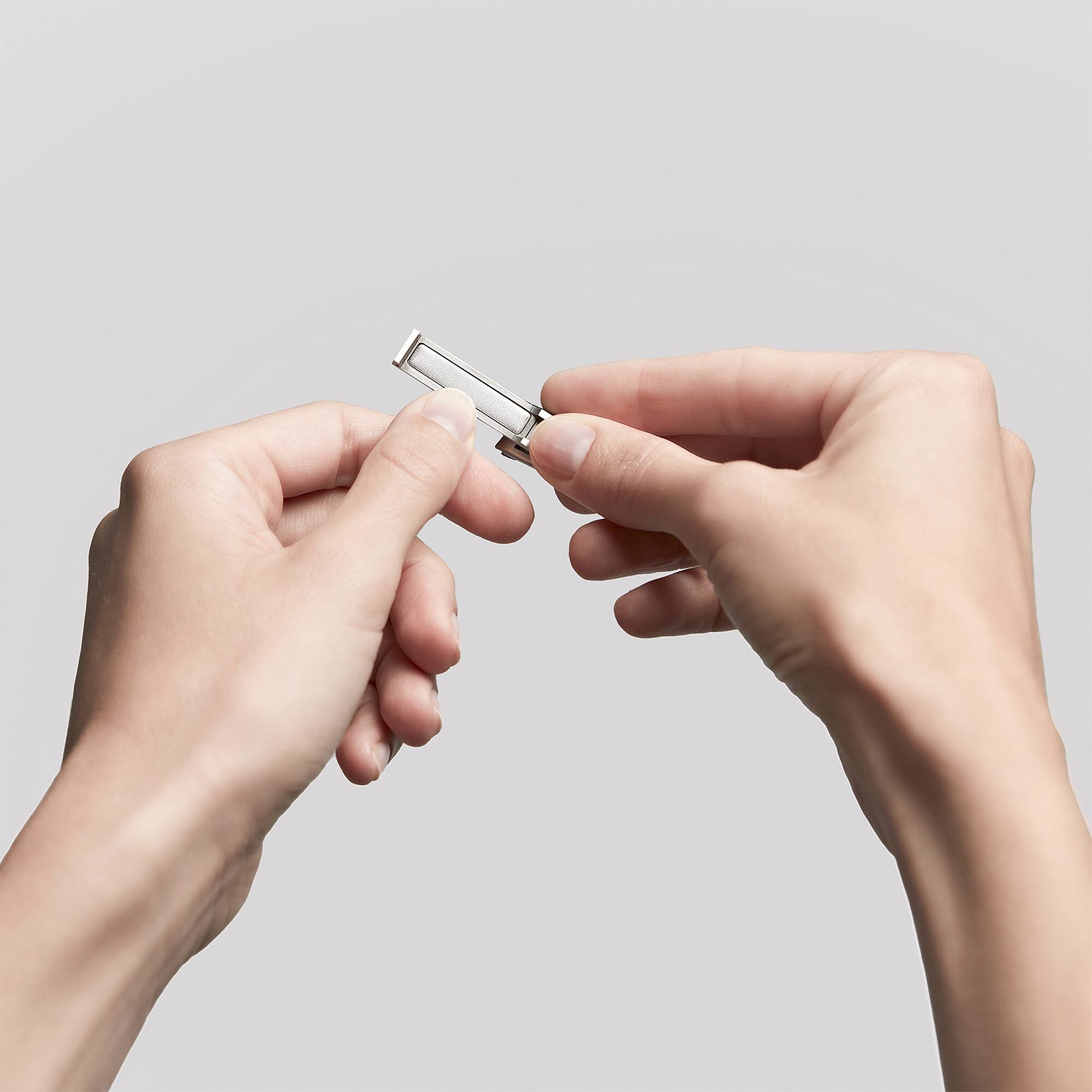 Alt View 2. ZWILLING - ZWILLING Nail Clipper Compact (slightly curved cutting edge, travel friendly, leather case included), Premium, Silver - Silver.