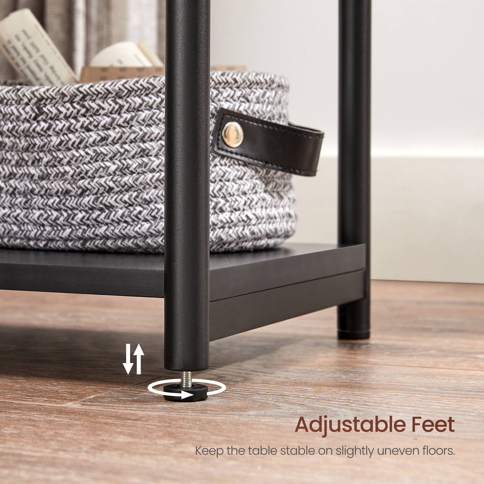 Adjustable Feet  
Keep the table stable on slightly uneven floors.