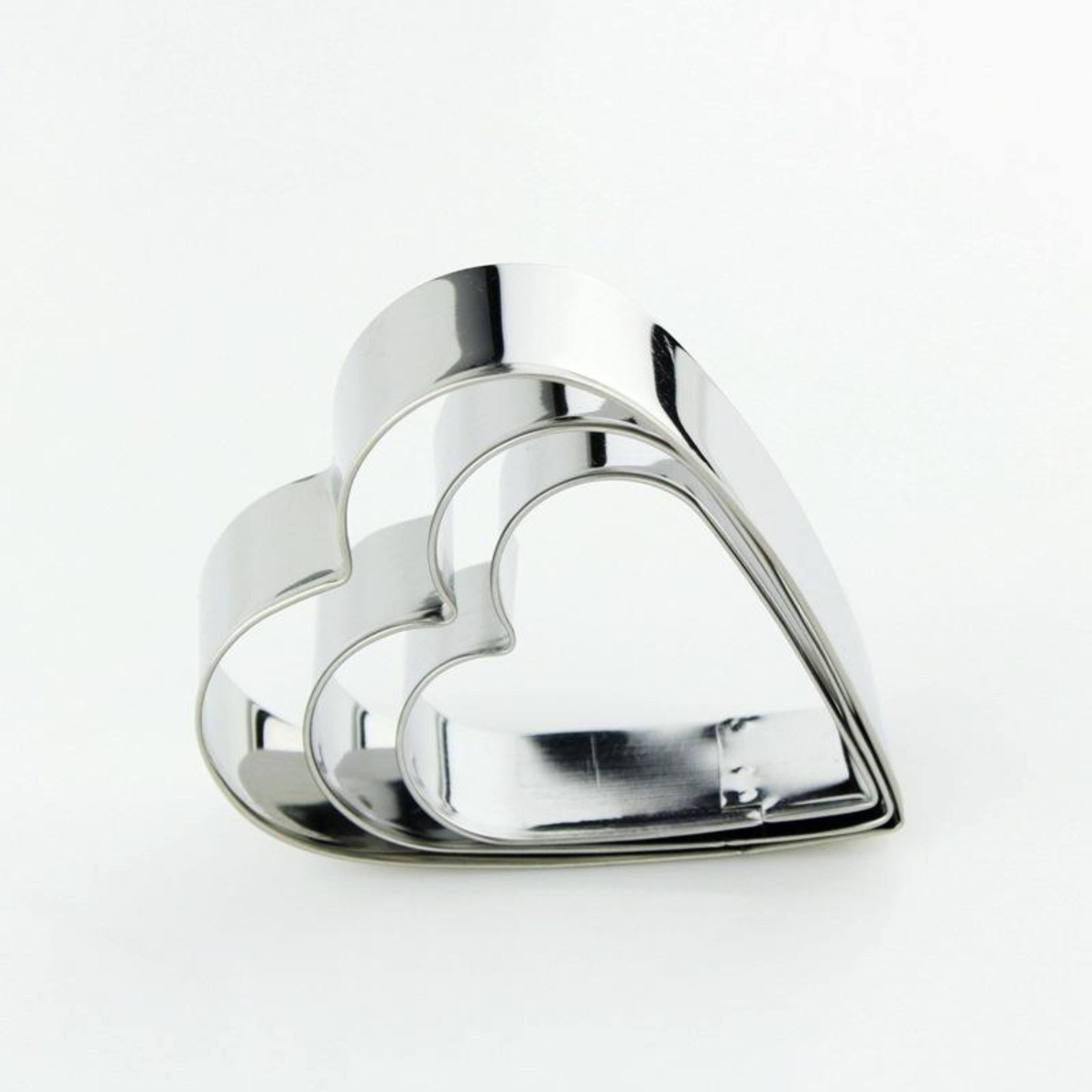 Angle. Kitcheniva - 5-Piece Stainless Steel Heart Shaped Cookie Cutter.