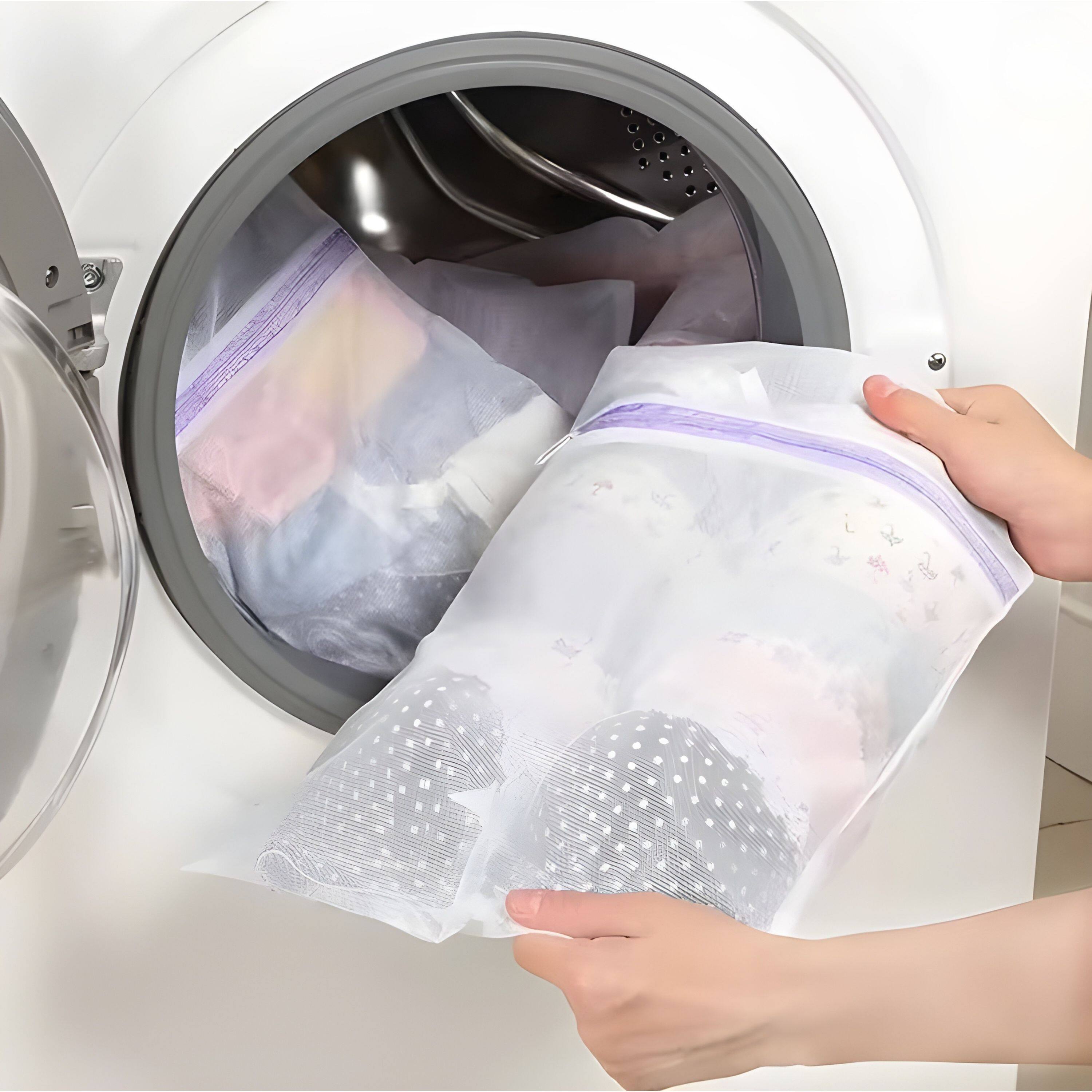 Angle. Kitcheniva - Purple Laundry Mesh Bags - 3 Pack (Small, Medium, Large) Reusable Washing Bags for Clothes, Delicates, Shoes - Purple.