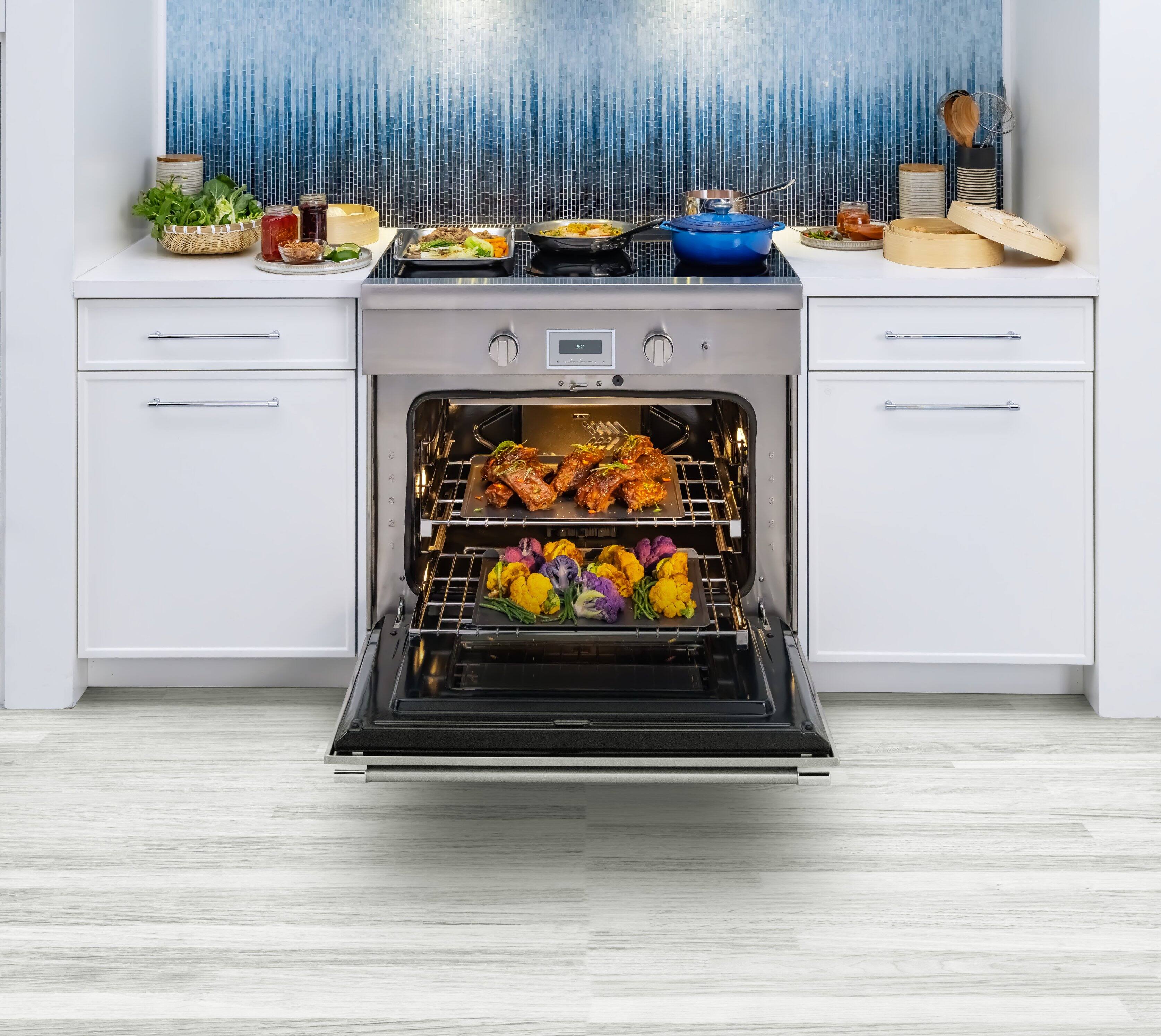 Alt View 15. Thermador - Pro Harmony Liberty 36" Freestanding Electric Induction True Convection Range with WiFi - Stainless Steel.