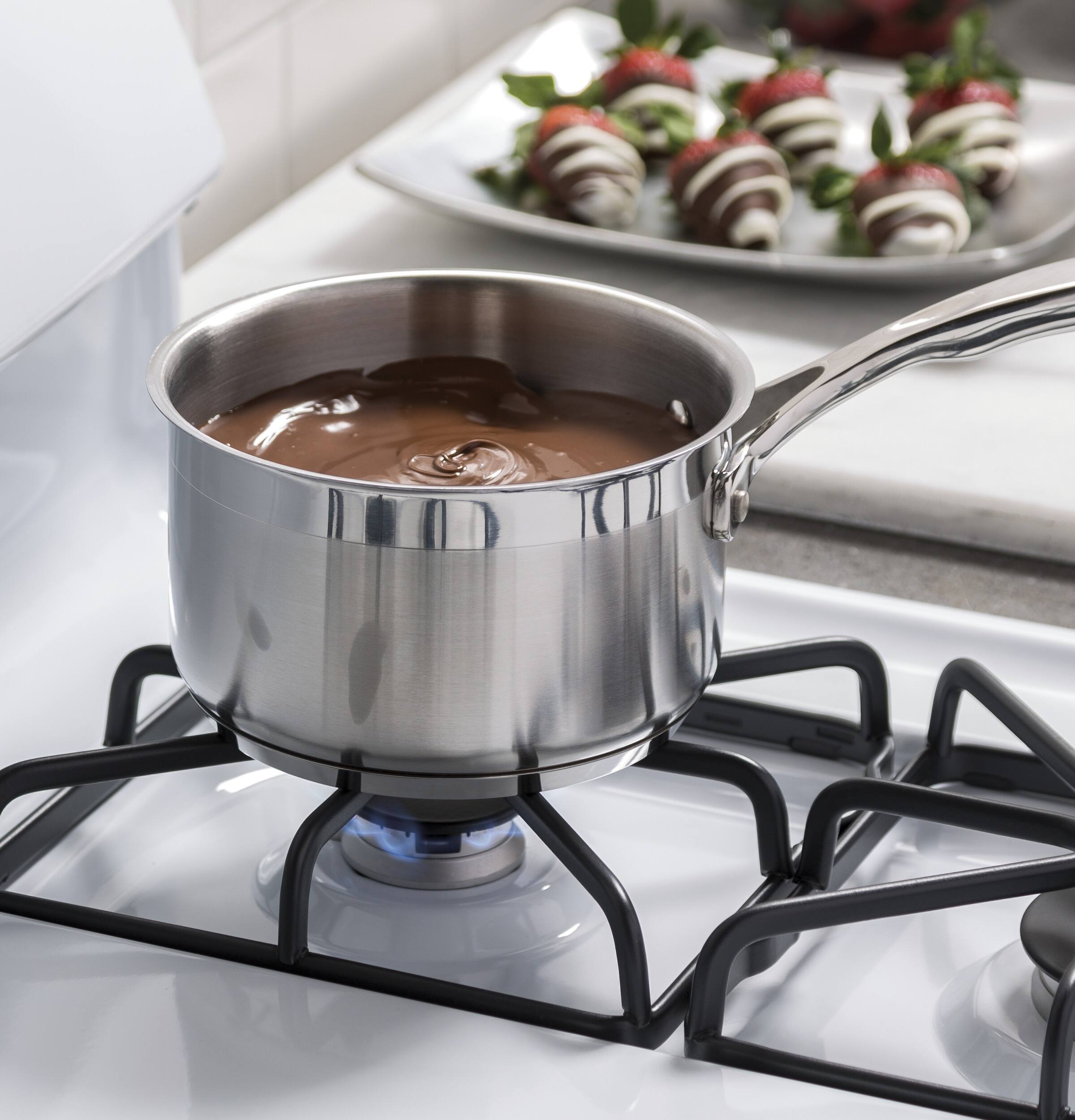 Alt View 17. GE - 4.8 Cu. Ft. Freestanding Gas Range - White.