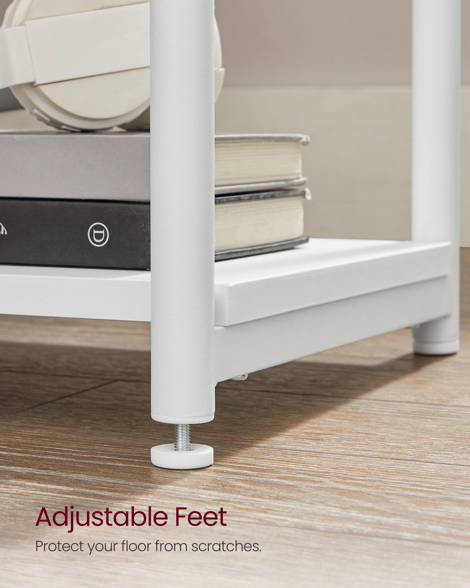 Adjustable Feet  
Protect your floor from scratches.